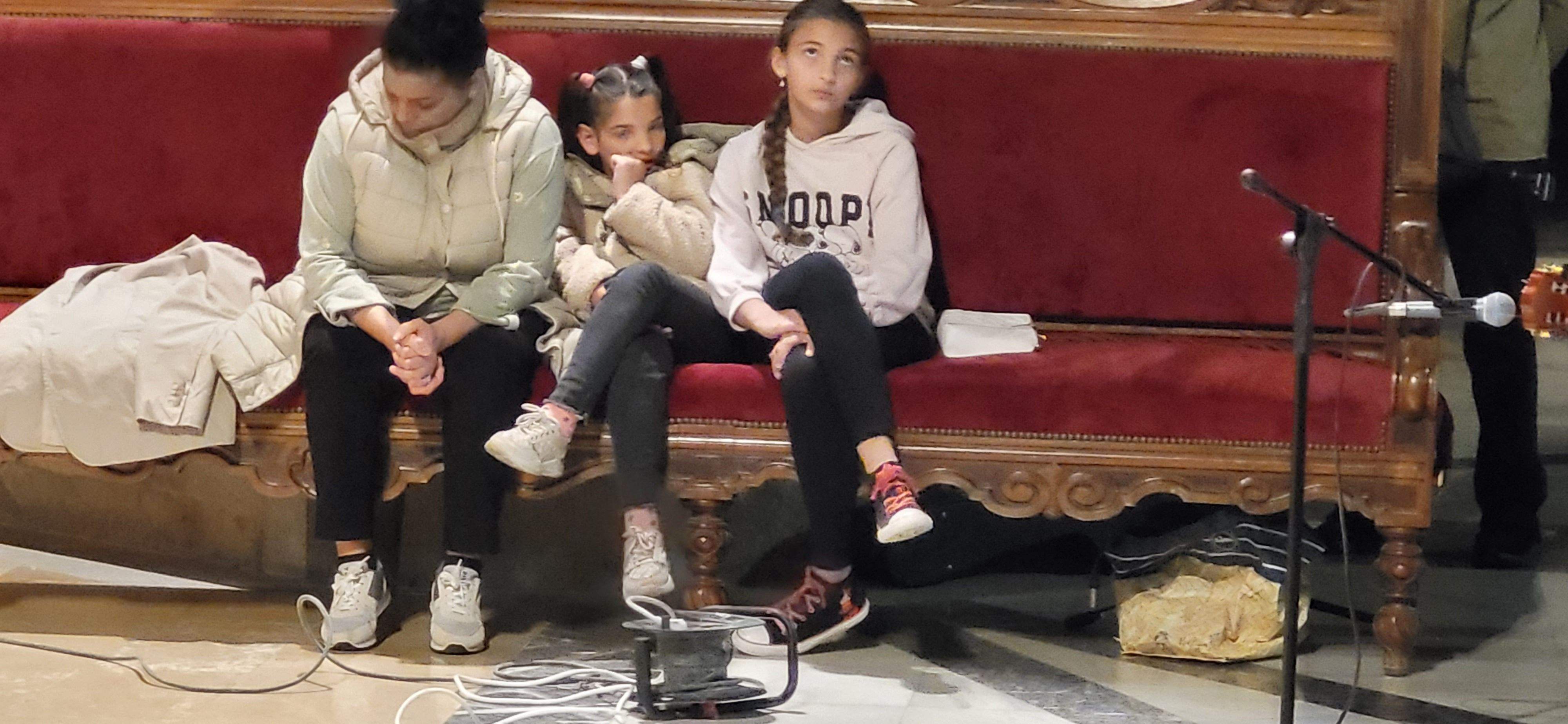 Misa de duelo con saetas e imposición de nuevos Cofrades del Cristo de los Gitanos