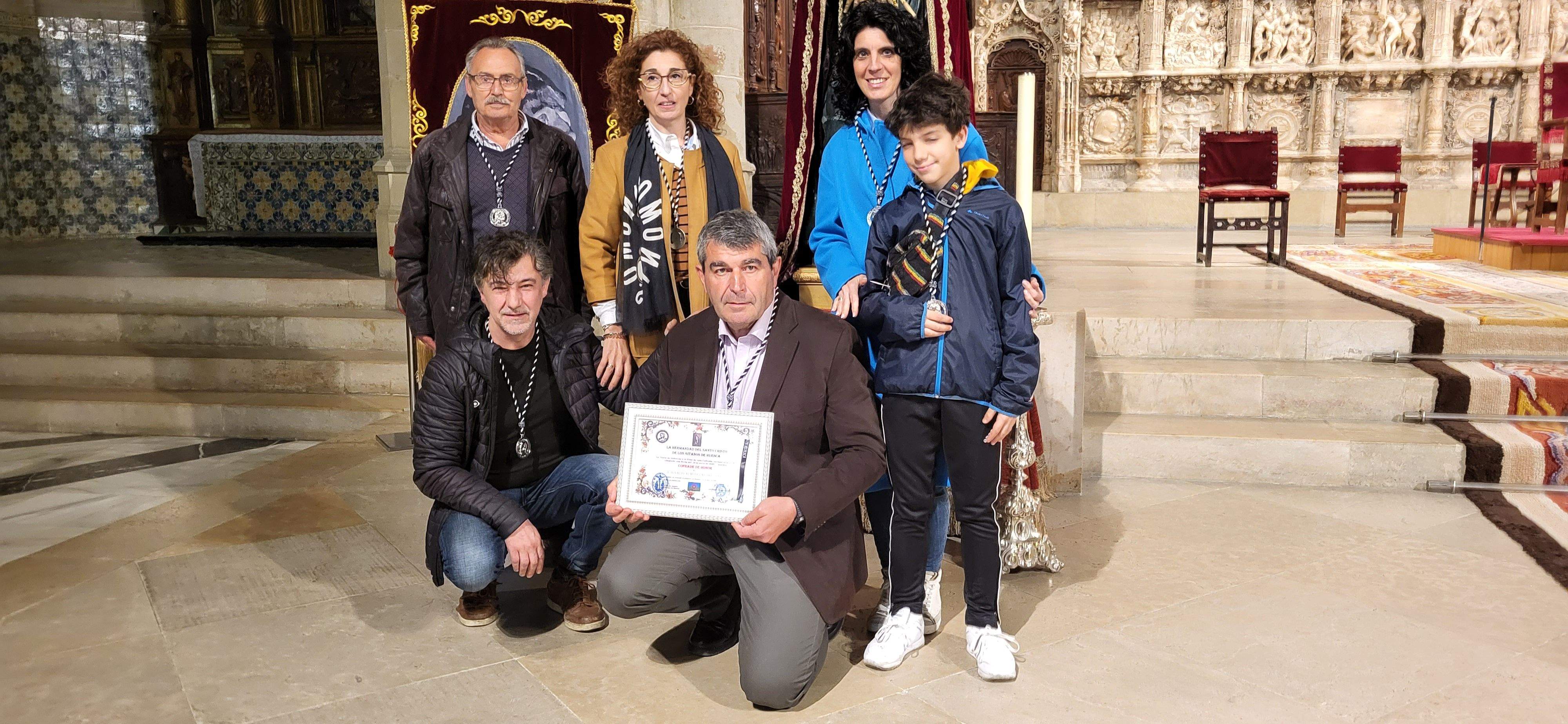 Misa de duelo con saetas e imposición de nuevos Cofrades del Cristo de los Gitanos