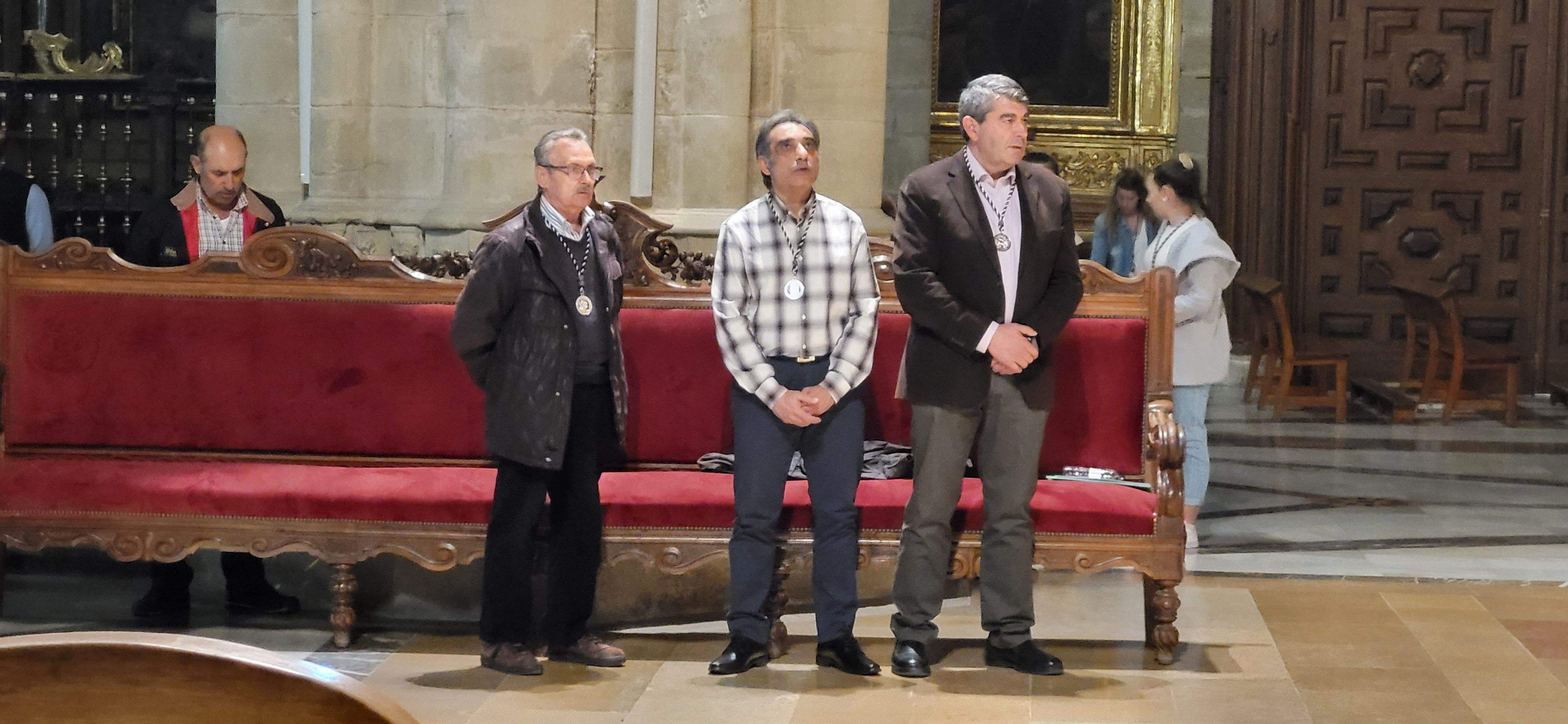 Misa de duelo con saetas e imposición de nuevos Cofrades del Cristo de los Gitanos