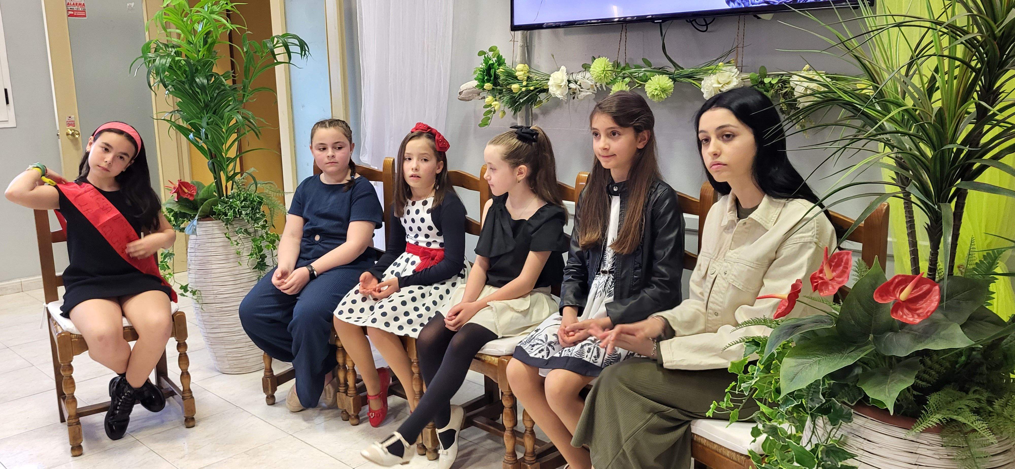  Presentación de las mairalesas del barrio de La Encarnación de Huesca. Foto: Mercedes Manterola