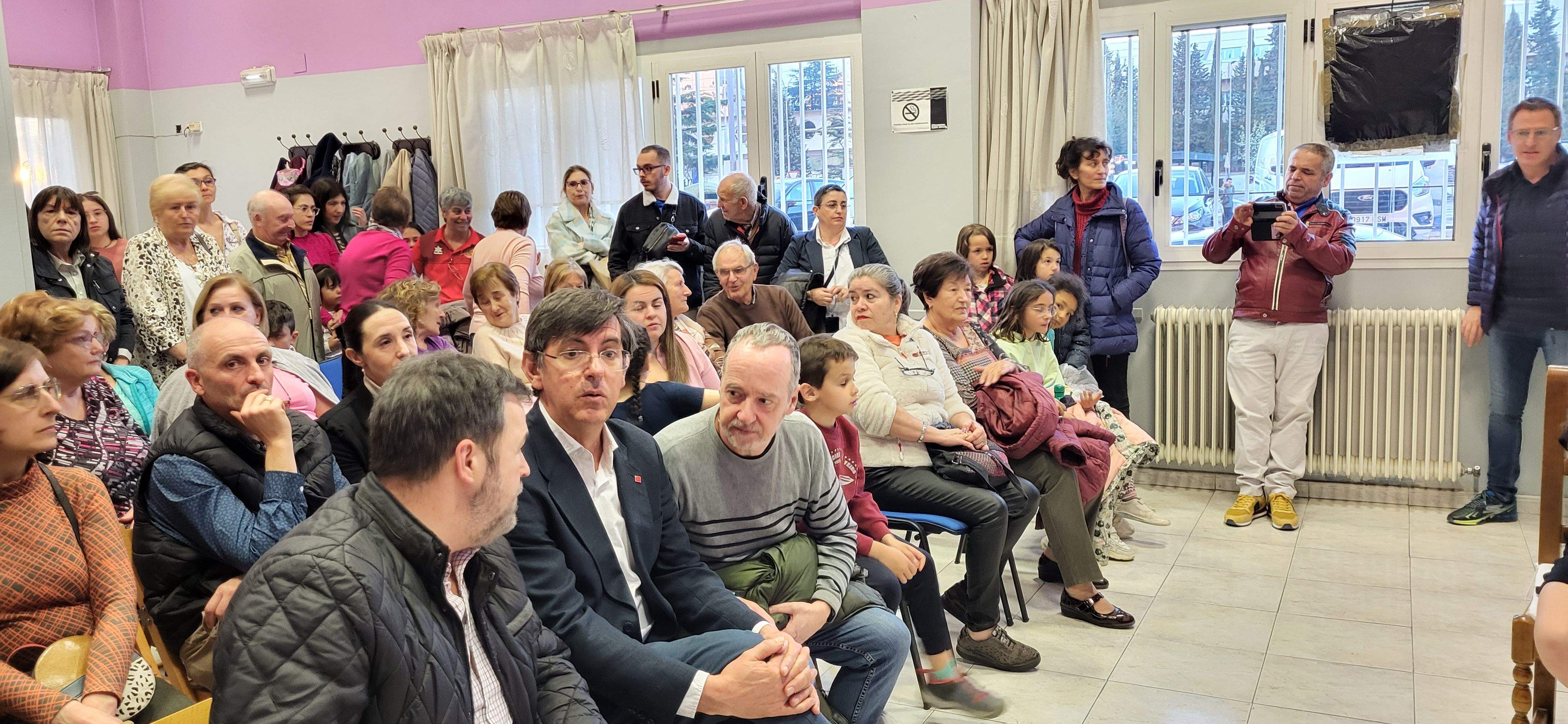  Presentación de las mairalesas del barrio de La Encarnación de Huesca. Foto: Mercedes Manterola