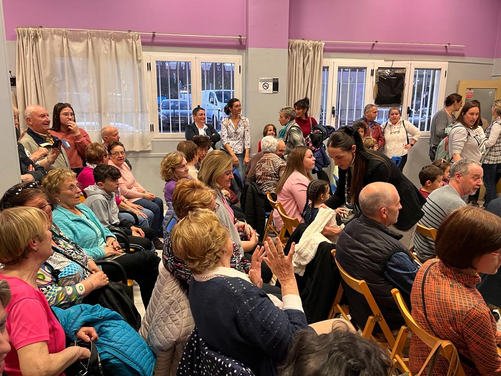 Presentación de las mairalesas del barrio de La Encarnación de Huesca. Foto: Mercedes Manterola