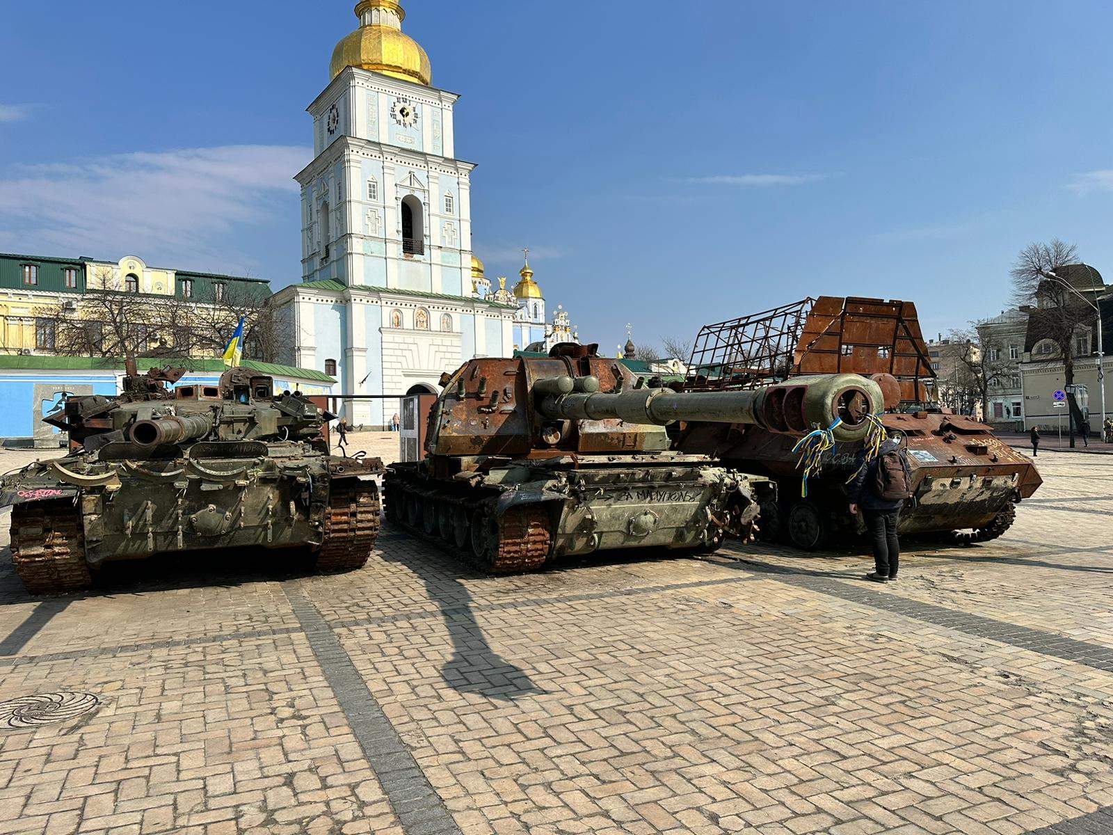 Tanques rusos inoperativos por la defensa ucraniana Tanques rusos inoperativos por la defensa ucraniana