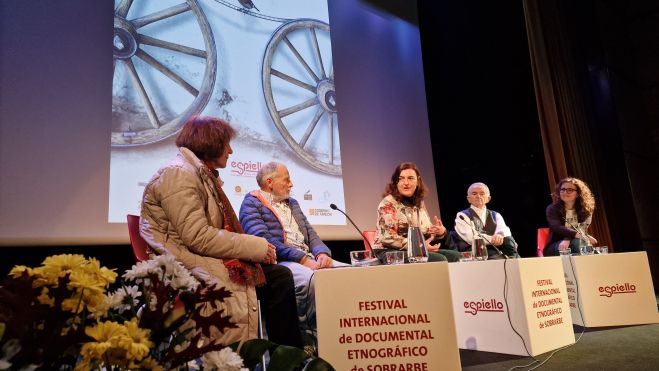 5 miembros iniciales de Espiello (002) 5 miembros iniciales de Espiello (002)