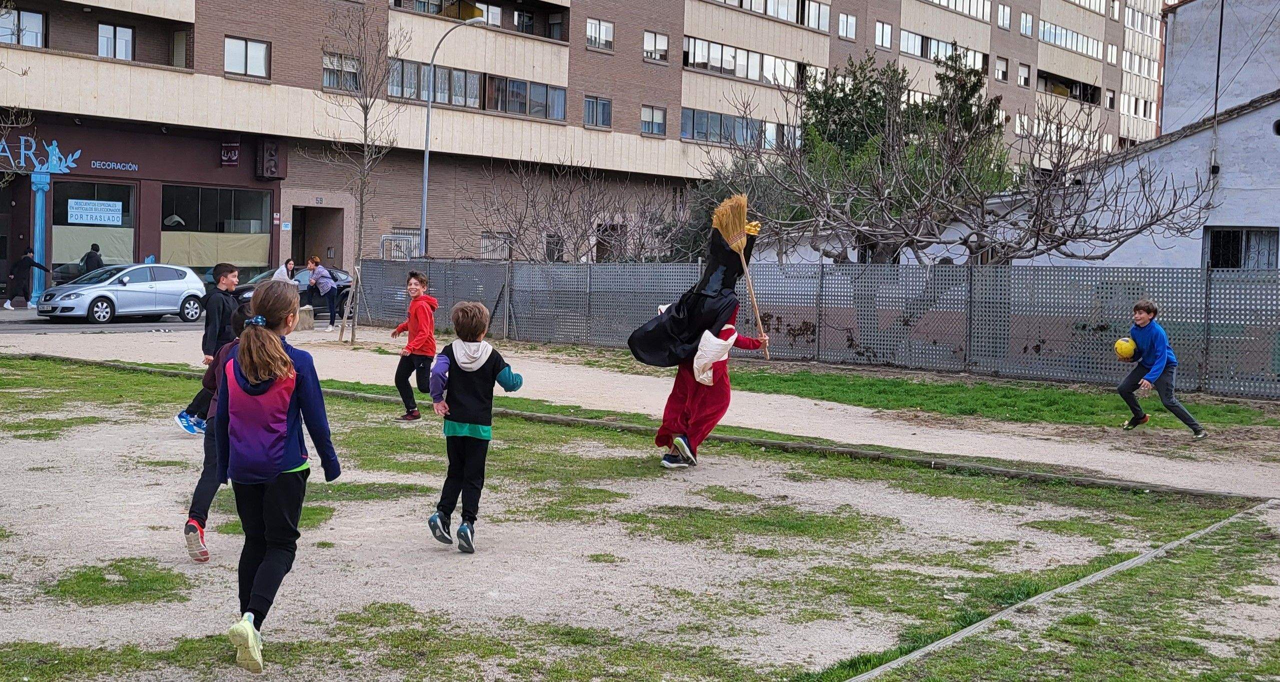 Cabezudos del barrio de la Encarnación. Foto Myriam Martínez 