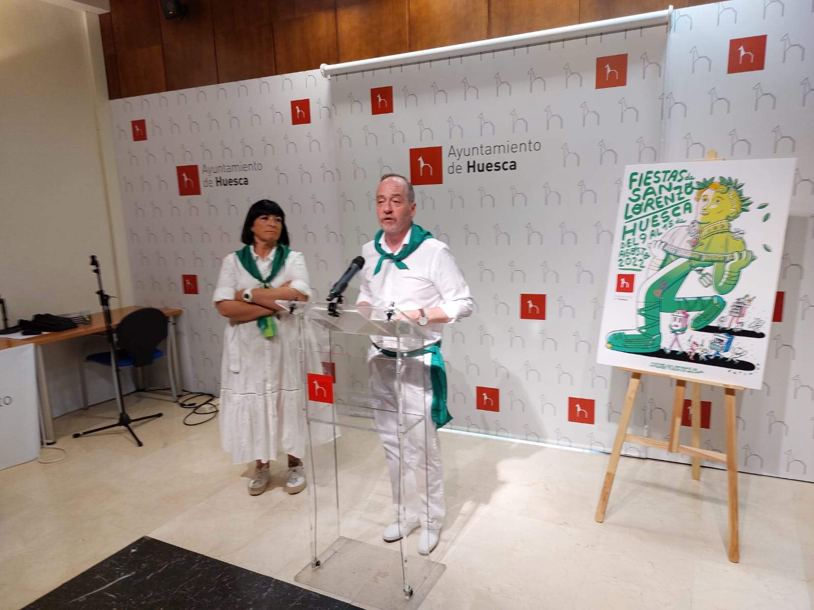 Ana Loriente y Ramón Lasaosa, en la comparecencia de prensa en el Ayuntamiento
