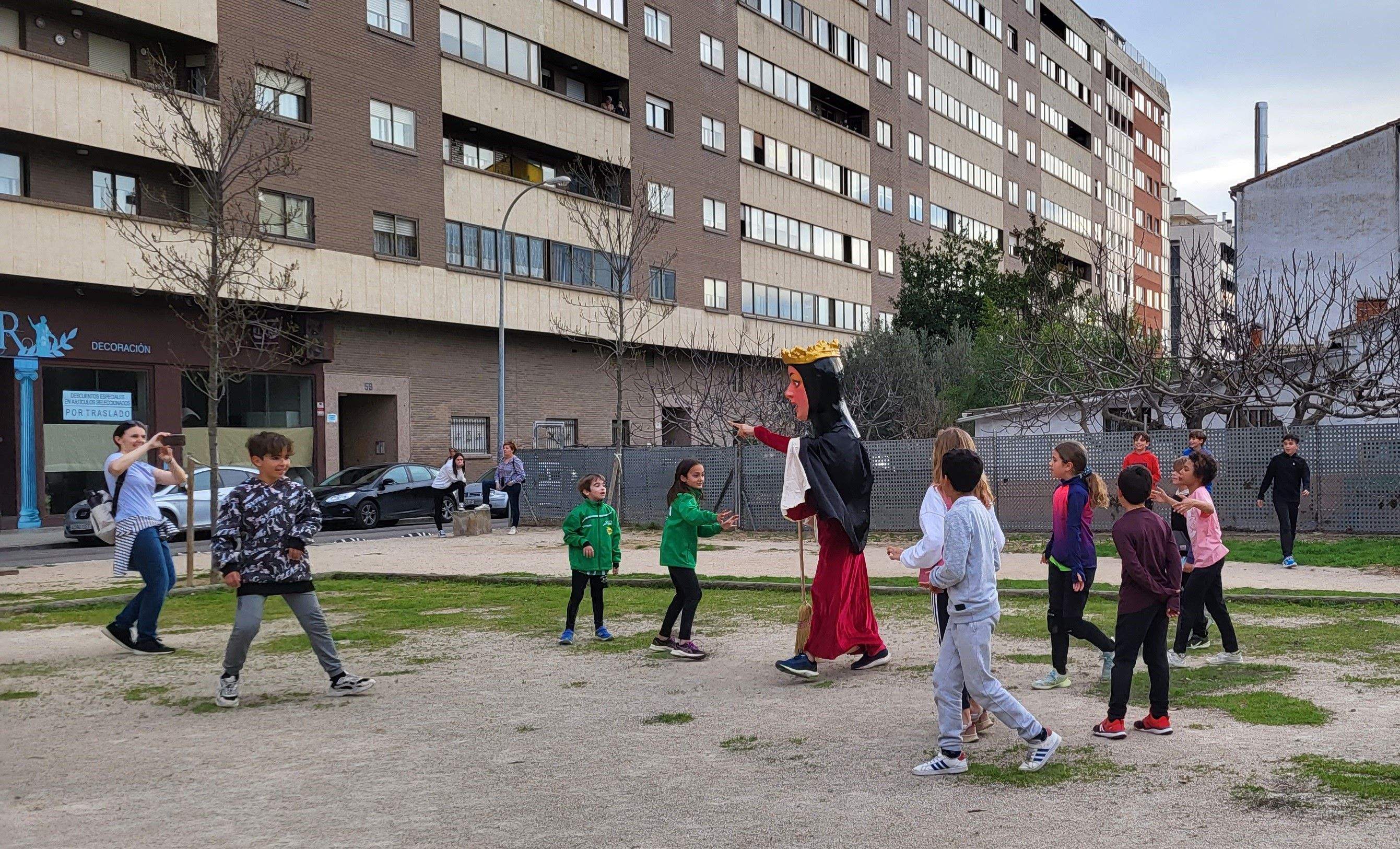 Cabezudos del barrio de la Encarnación. Foto Myriam Martínez 