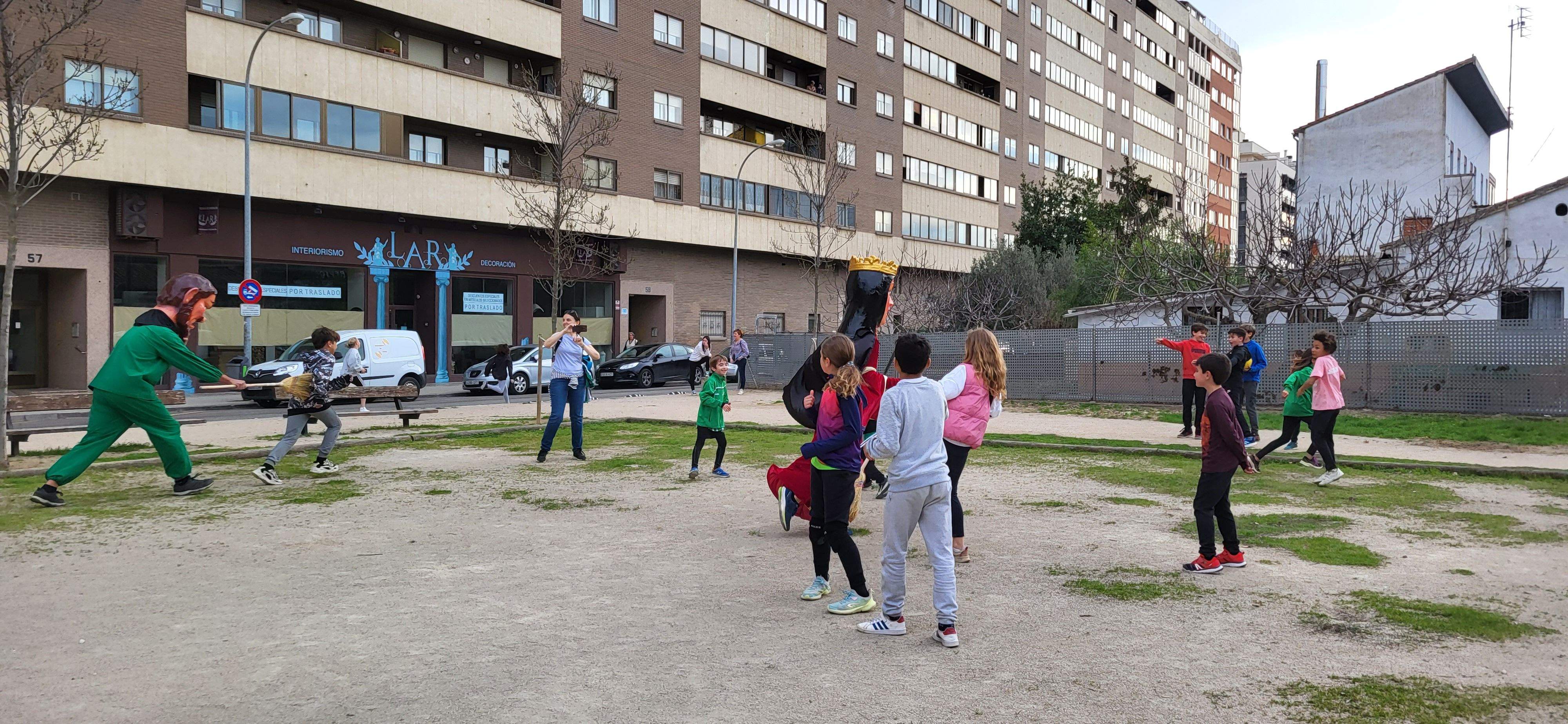 Cabezudos del barrio de la Encarnación. Foto Myriam Martínez