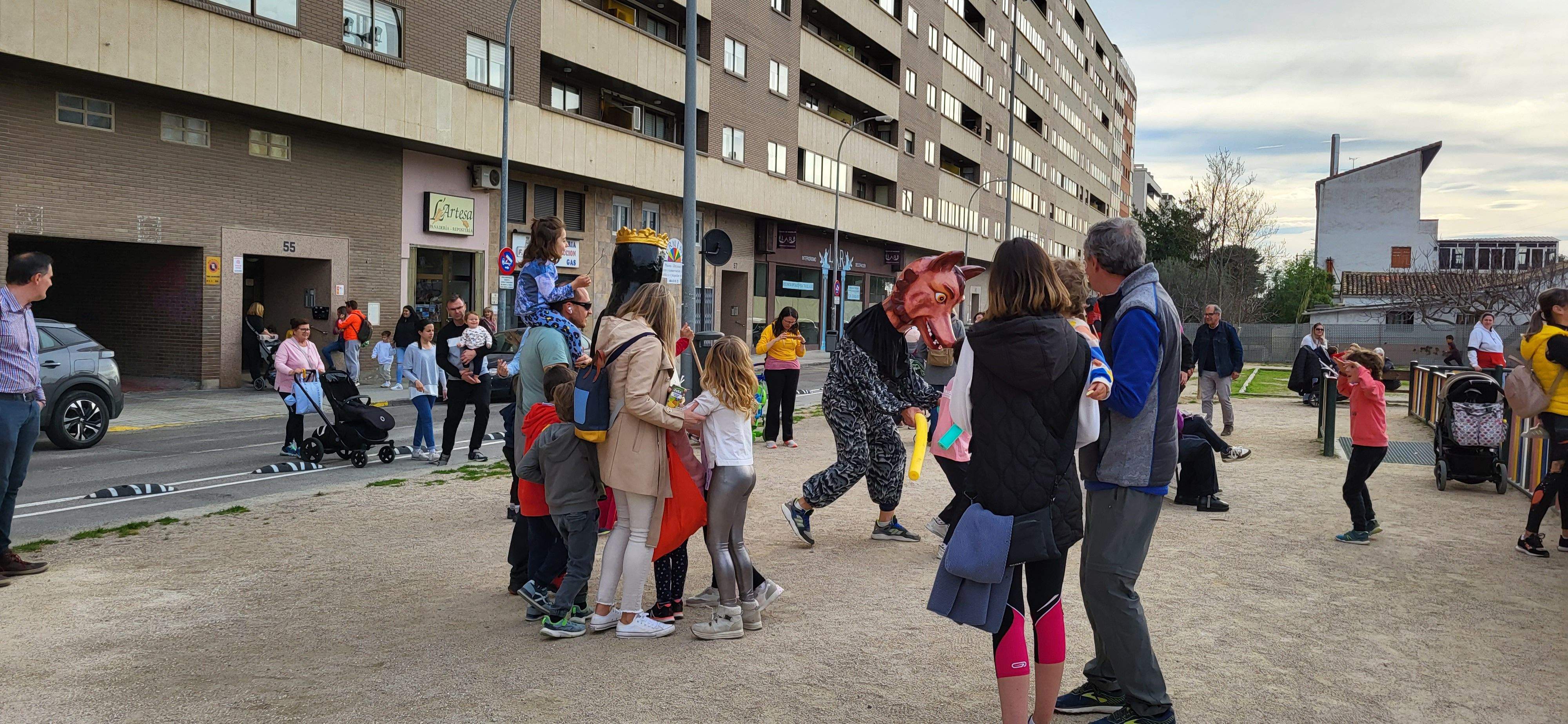 Cabezudos del barrio de la Encarnación. Foto Myriam Martínez 