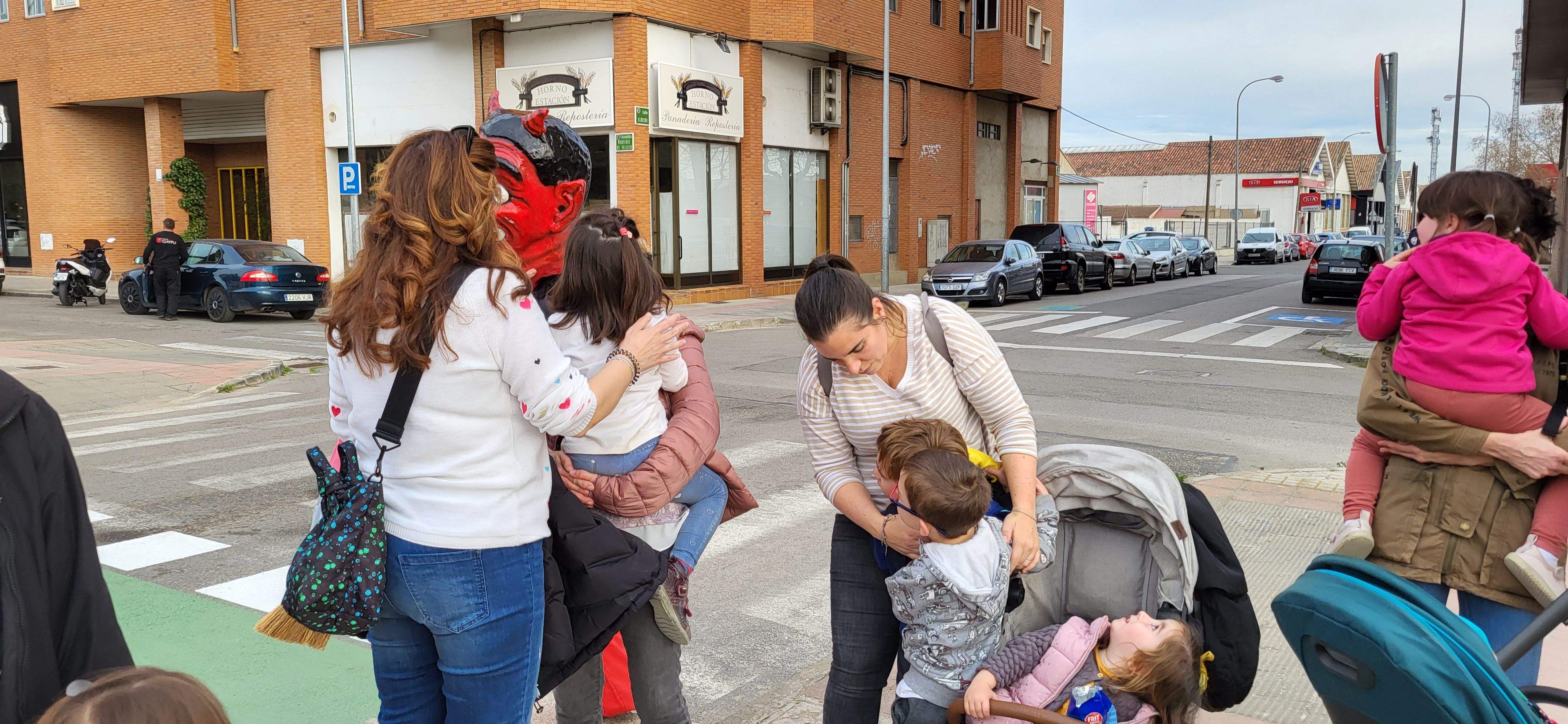Cabezudos del barrio de la Encarnación. Foto Myriam Martínez 