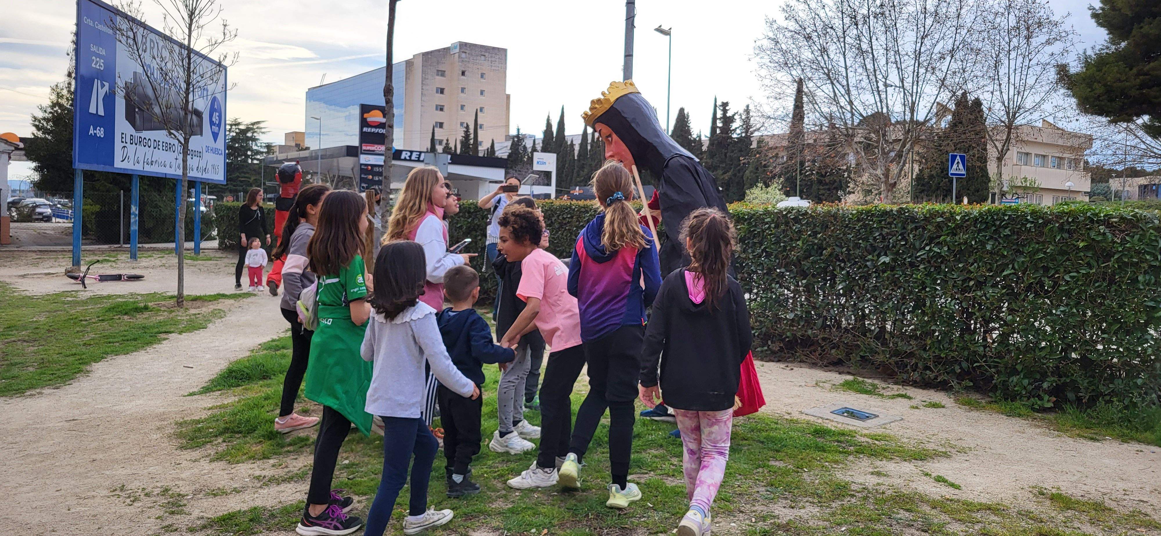 Cabezudos del barrio de la Encarnación. Foto Myriam Martínez 