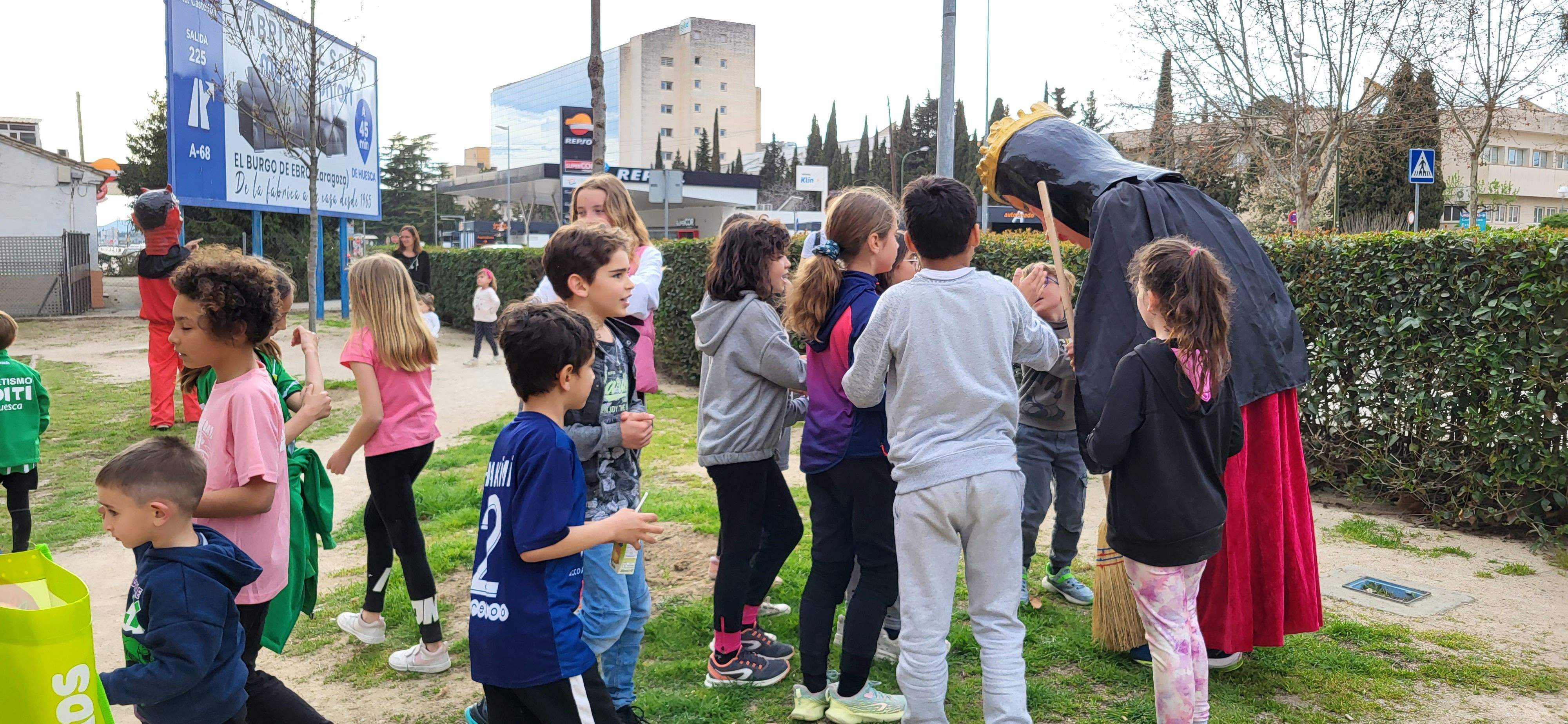 Cabezudos del barrio de la Encarnación. Foto Myriam Martínez 