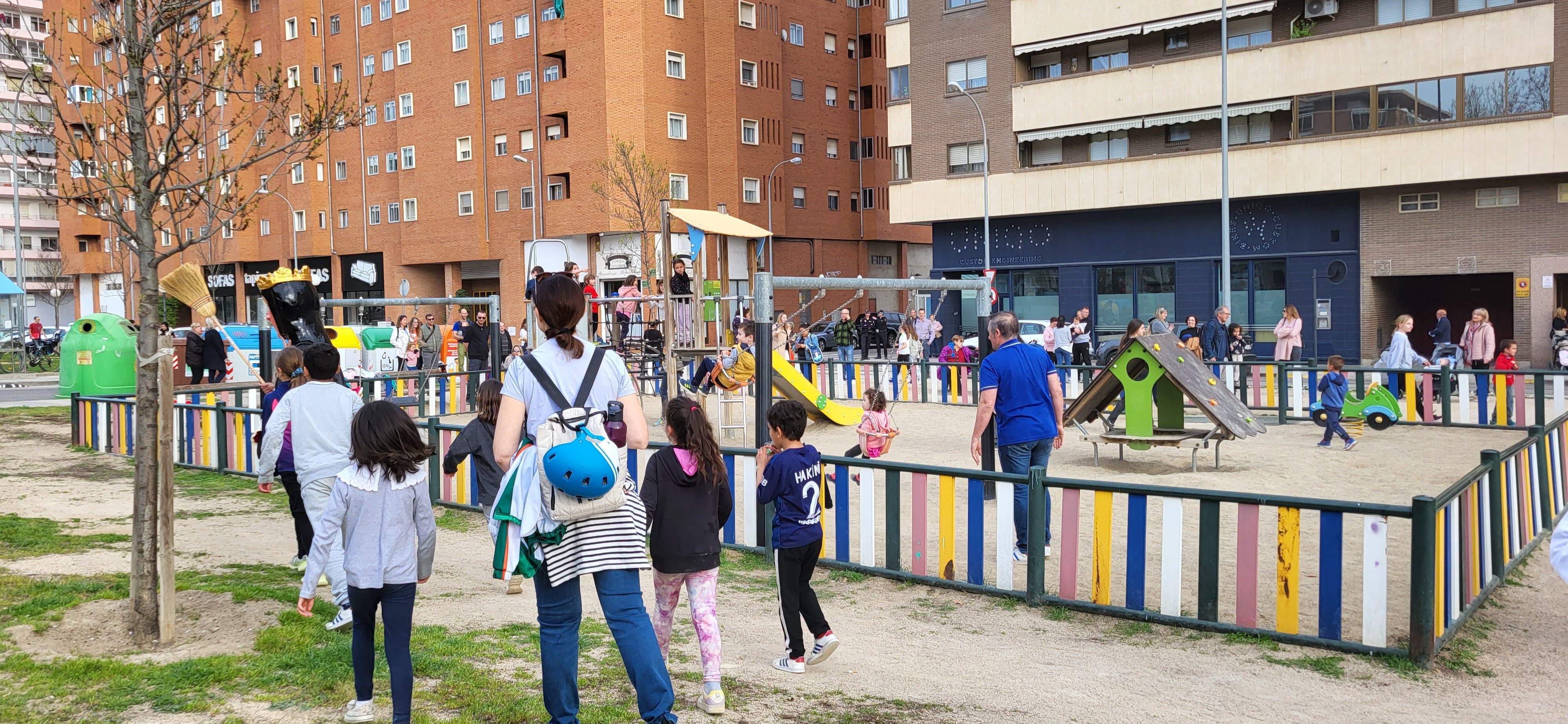 Cabezudos del barrio de la Encarnación. Foto Myriam Martínez 