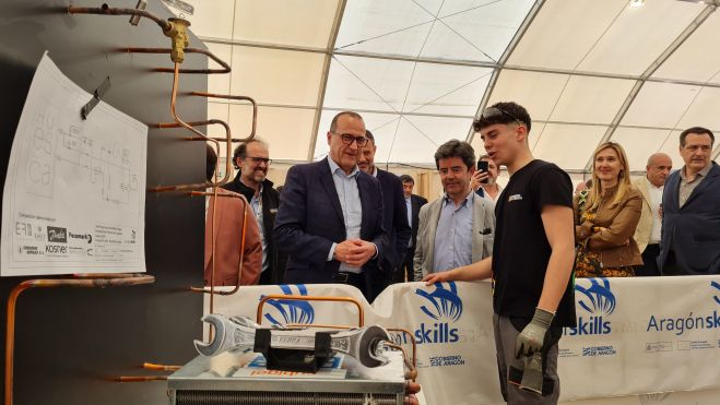 Felipe Faci y Luis Felipe en su visita a Aragón Skills. Felipe Faci y Luis Felipe en su visita a Aragón Skills.
