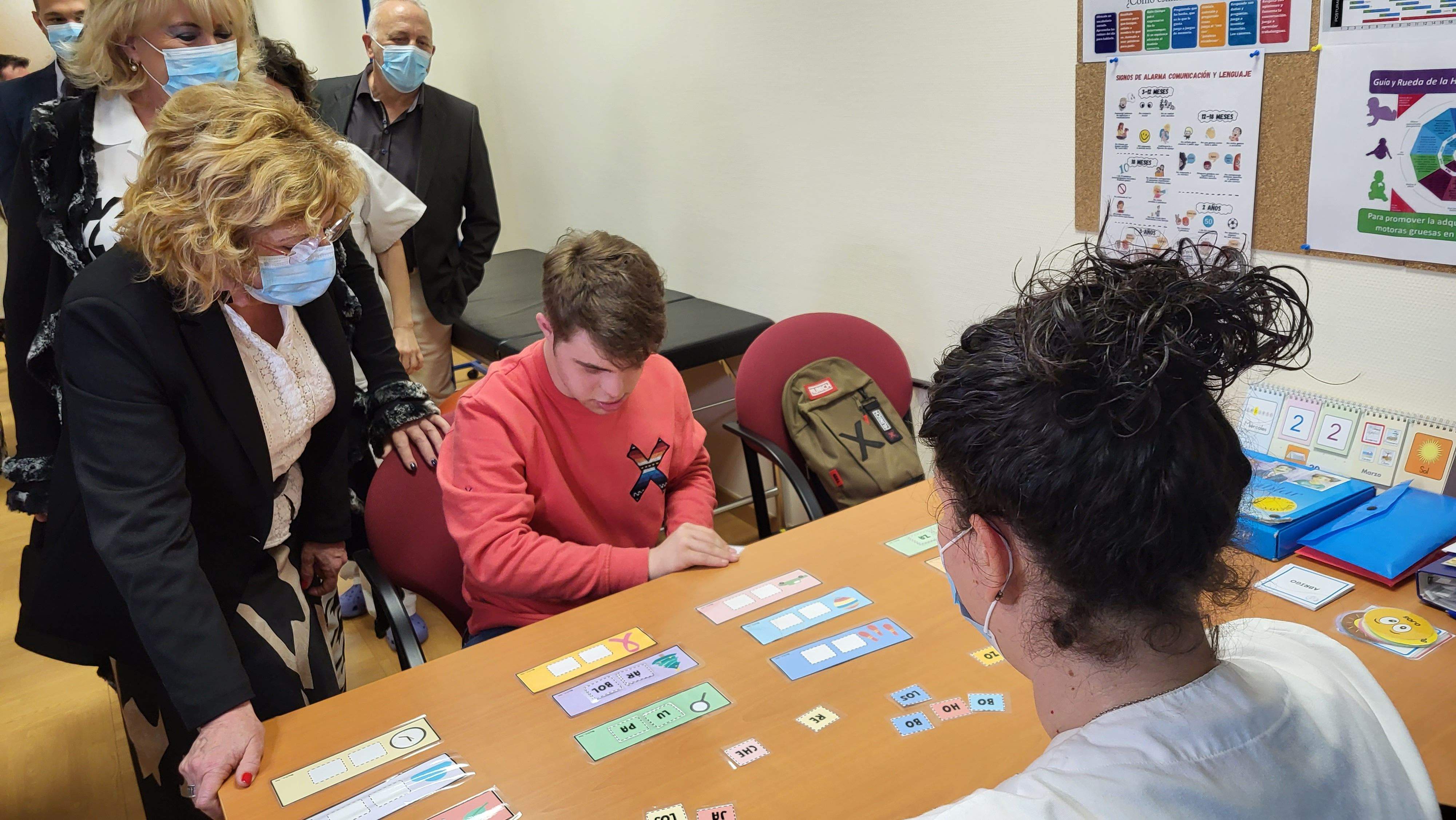 Broto ha visitado las nuevas instalaciones del servicio de Atención Temprana de Fraga.