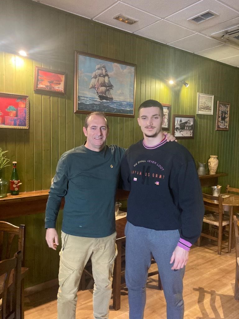 Jose Nolasco y Domingo Luis Mosquera, entrenador y jugador de Bada Huesca