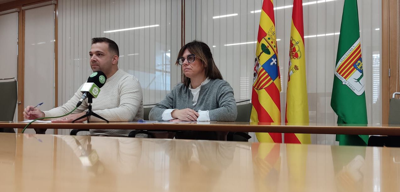 David Casanova, concejal de juventud y Mª José Casas trabajadora de juventud. 