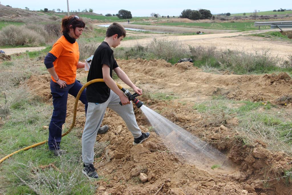 Plantación de árboles por el IES Sierra de Guara en Vicién