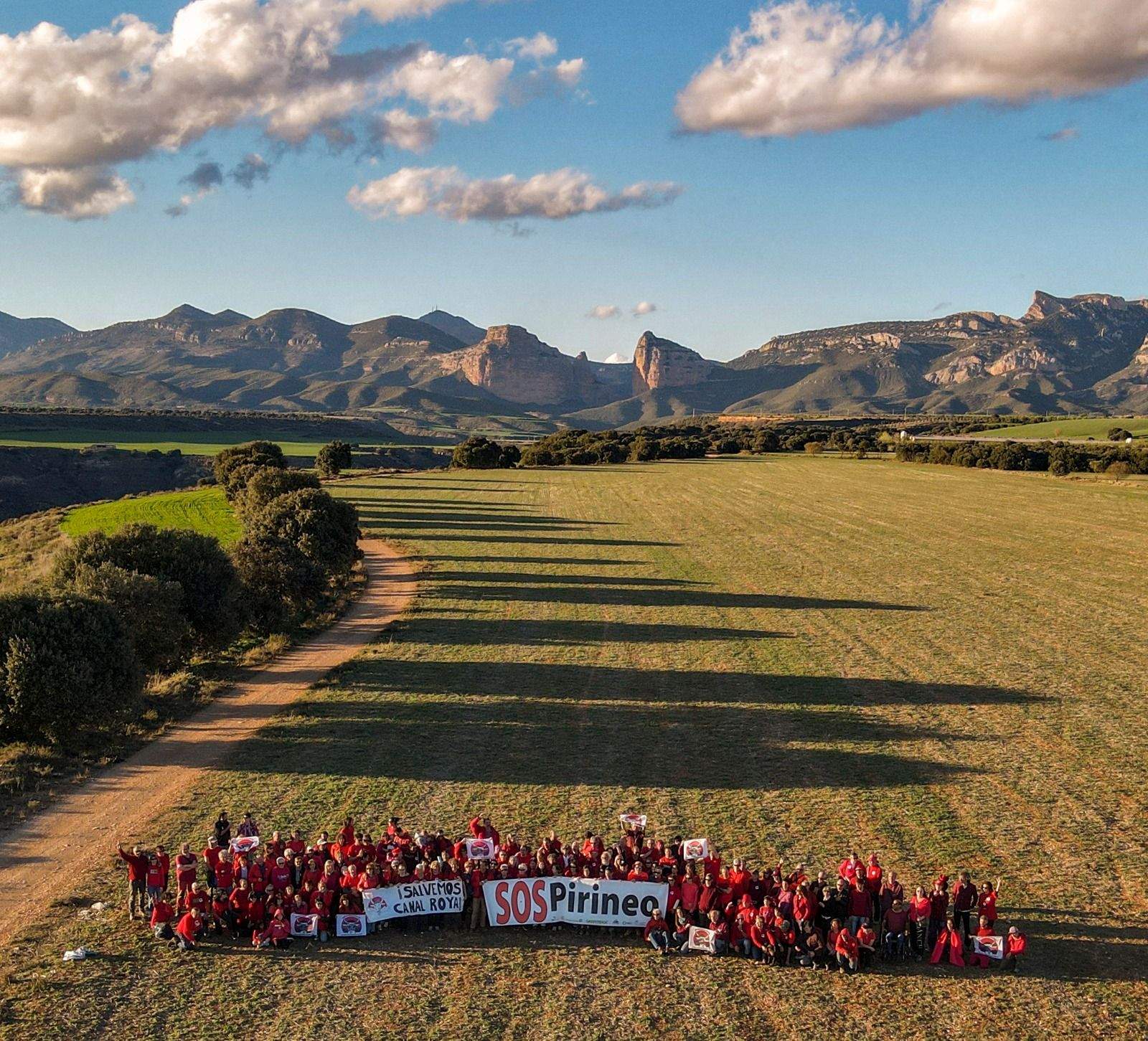 Acción reivindicativa contra la unión de las estaciones por Canal Roya