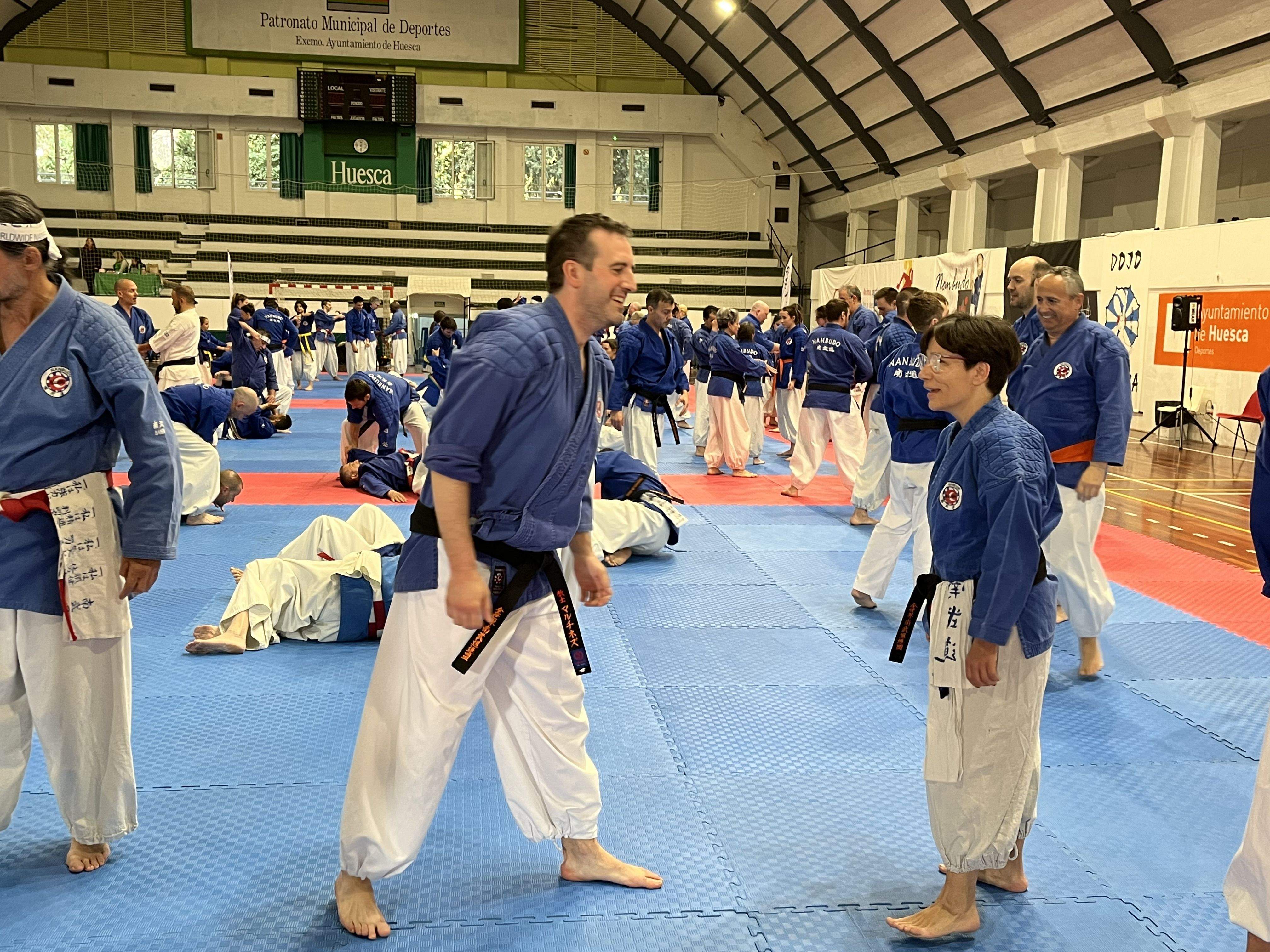 Alrededor de 200 nanbudokas se dan cita en el Pabellón del Parque de Huesca. Foto: A. Mora