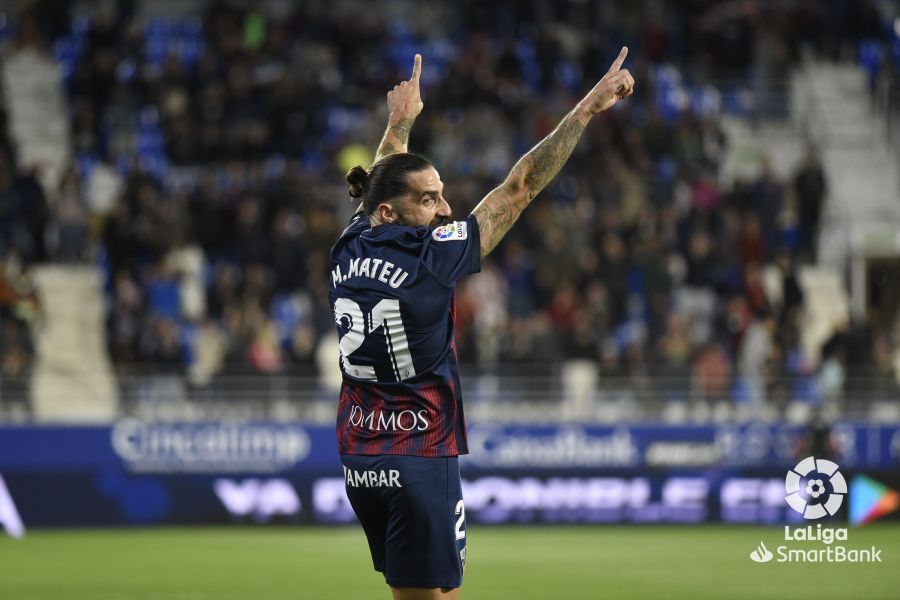 Marc Mateu celebra por todo lo alto