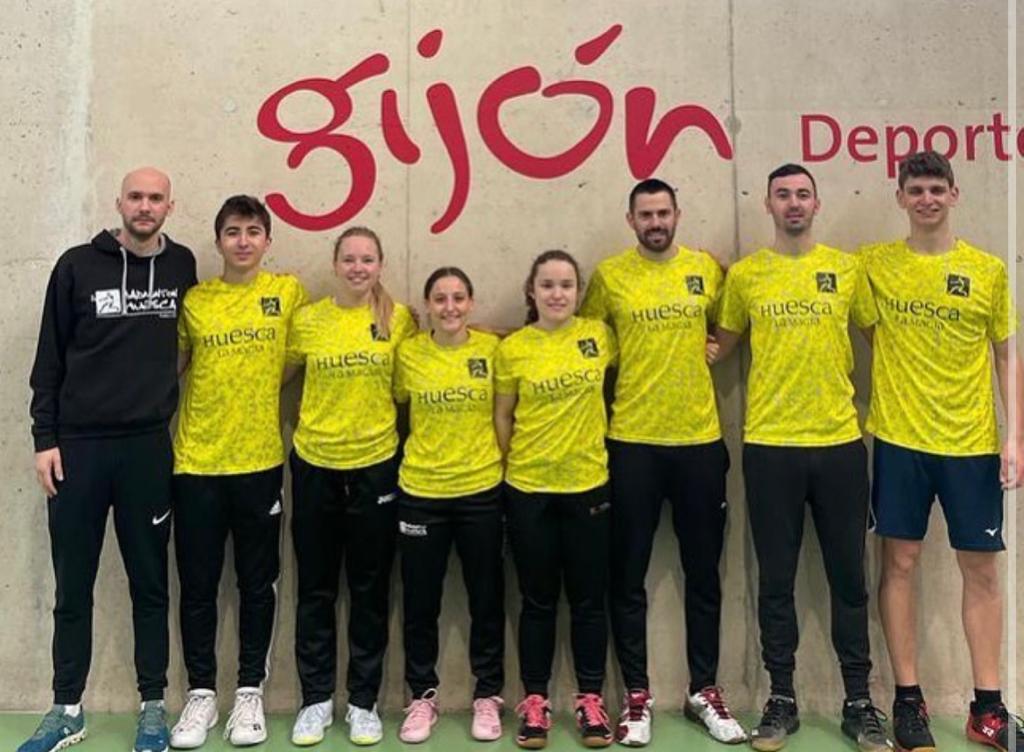 Expedición altoaragonesa en Gijón.