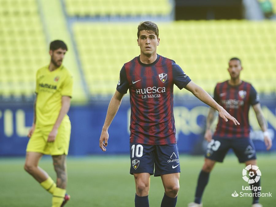 Javi Martínez, otra titularidad con el Huesca.