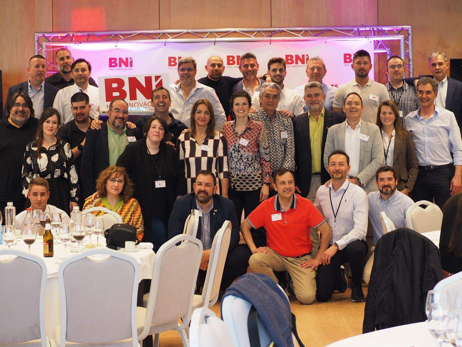 Miembros de BNI Innovación en la celebración del aniversario.