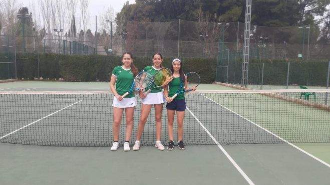 Almudena Estaun, Salas Morlan y Carmen Meler. Almudena Estaun, Salas Morlan y Carmen Meler.