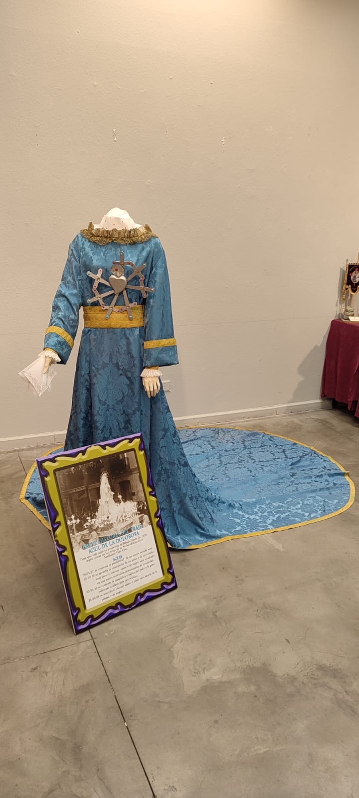 Vestido azul de la Dolorosa que procesionó en 1959