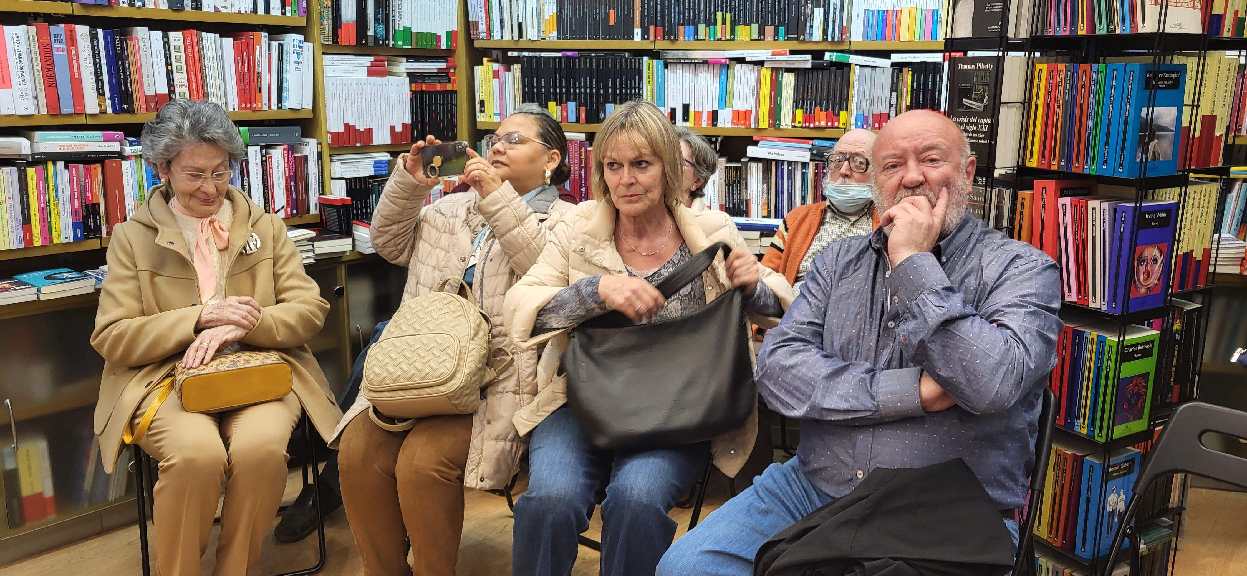 Presentación del libro de José Ignacio Lacasta-Zabalza sobre Orwell. Foto Myriam Martínez