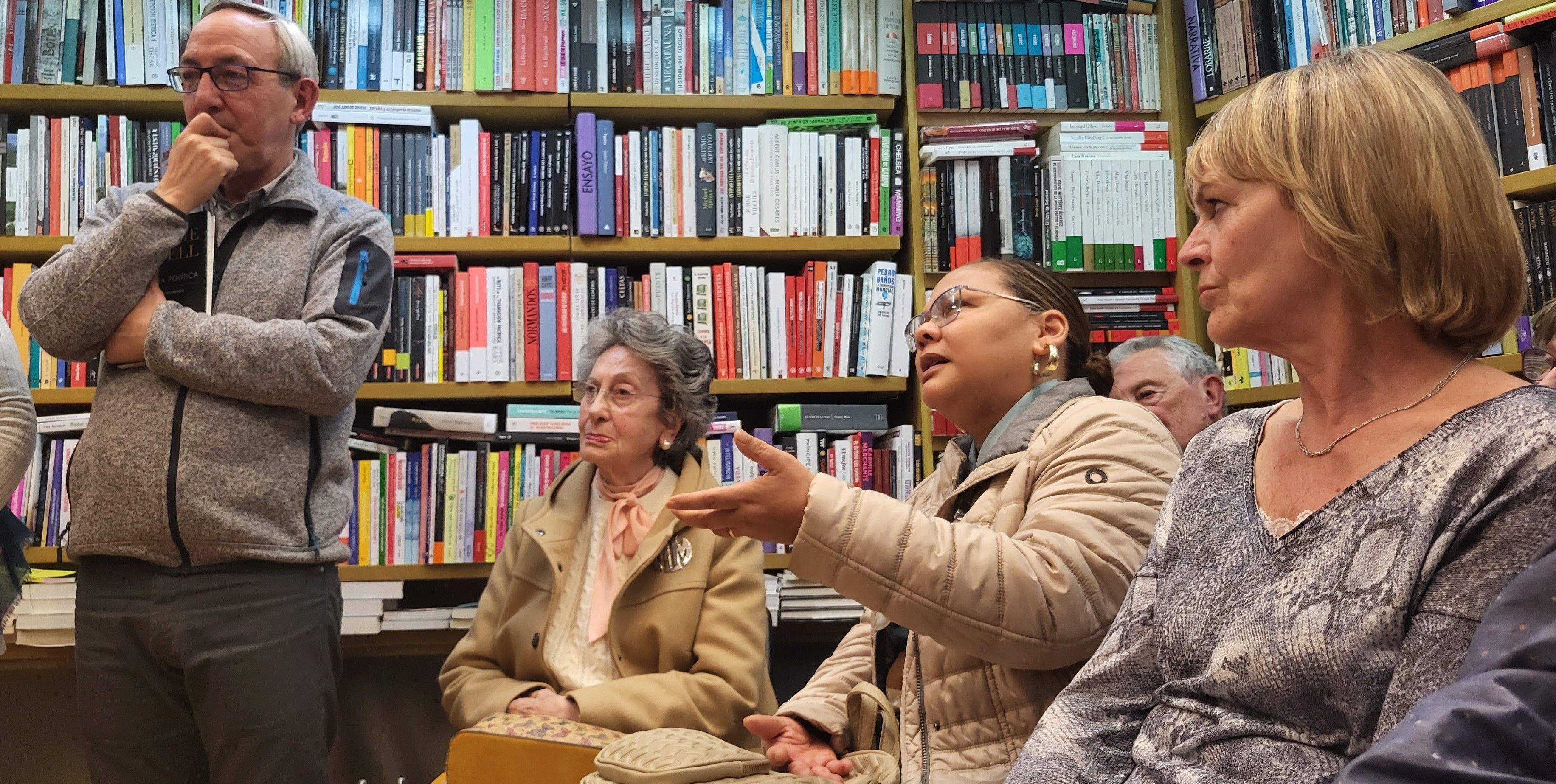 Presentación del libro de José Ignacio Lacasta-Zabalza sobre Orwell. Foto Myriam Martínez