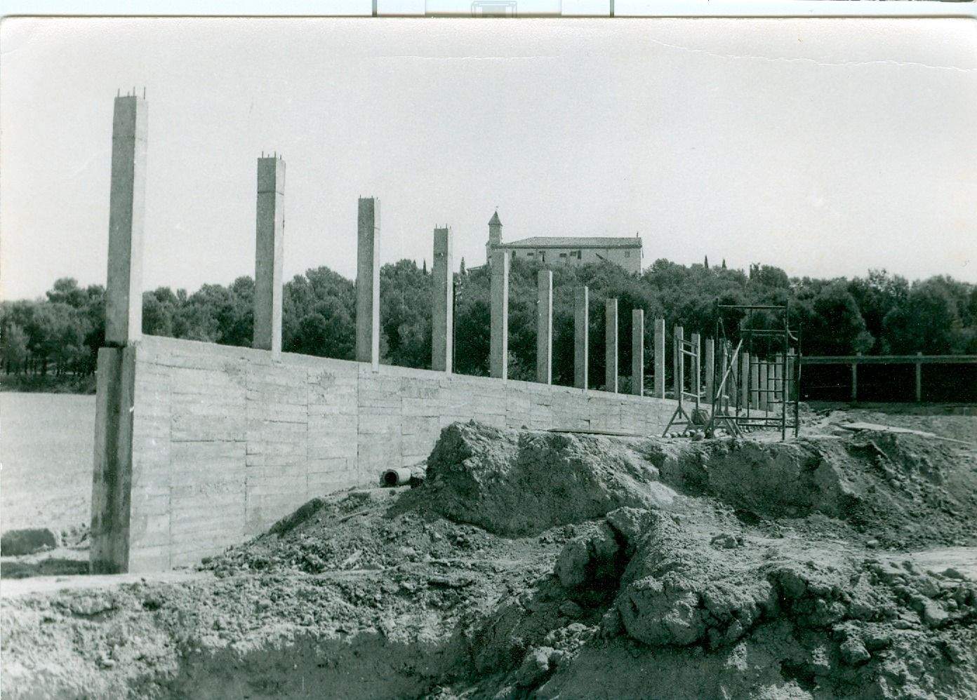 Estadio El Alcoraz, en plena construcción.
