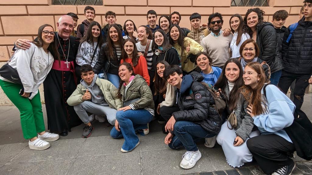 Peregrinación a Roma de Grausinos de la cofradía y el Instituto