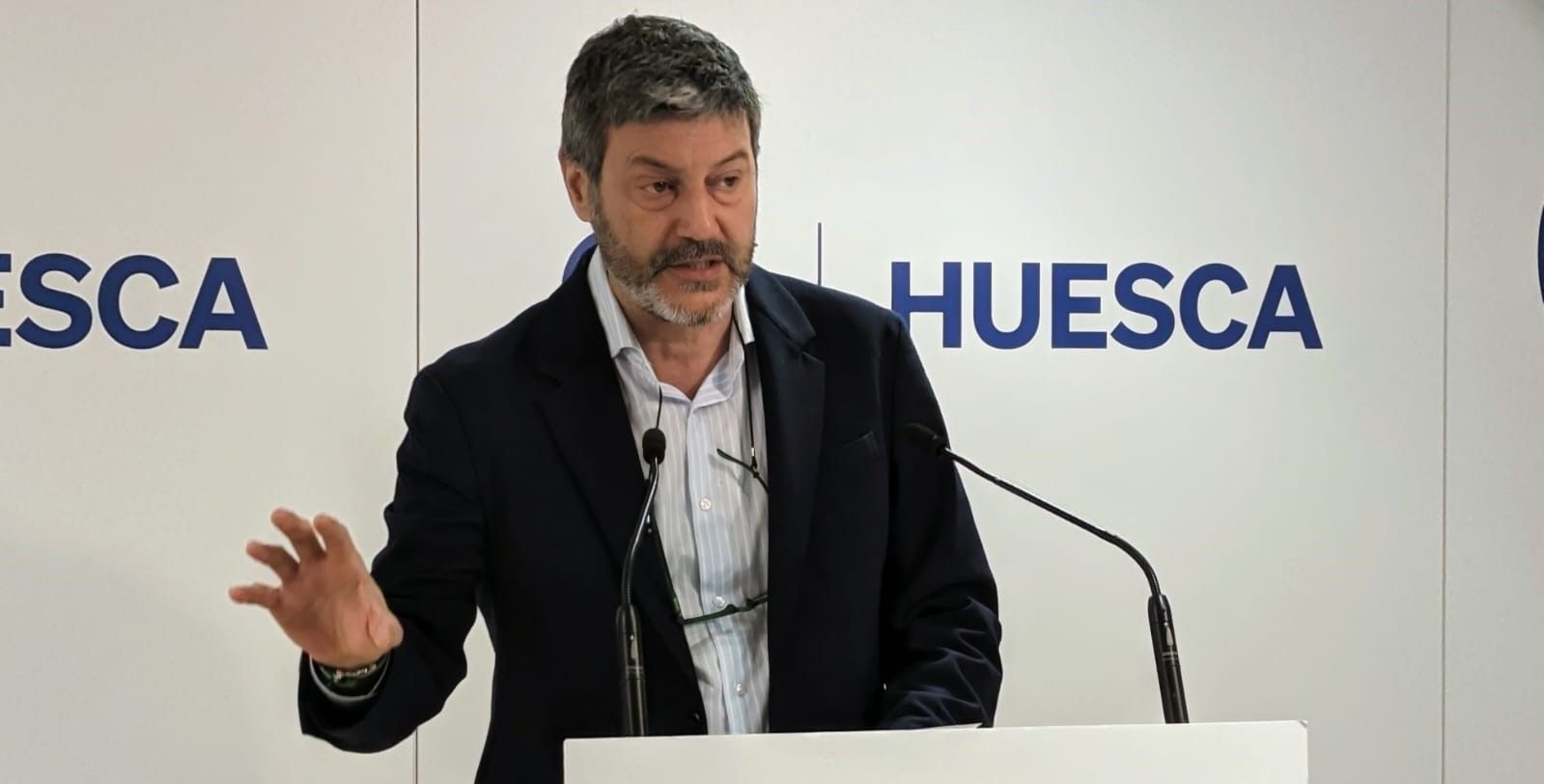 Gerardo Oliván durante la rueda de prensa sobre la unión de estaciones.