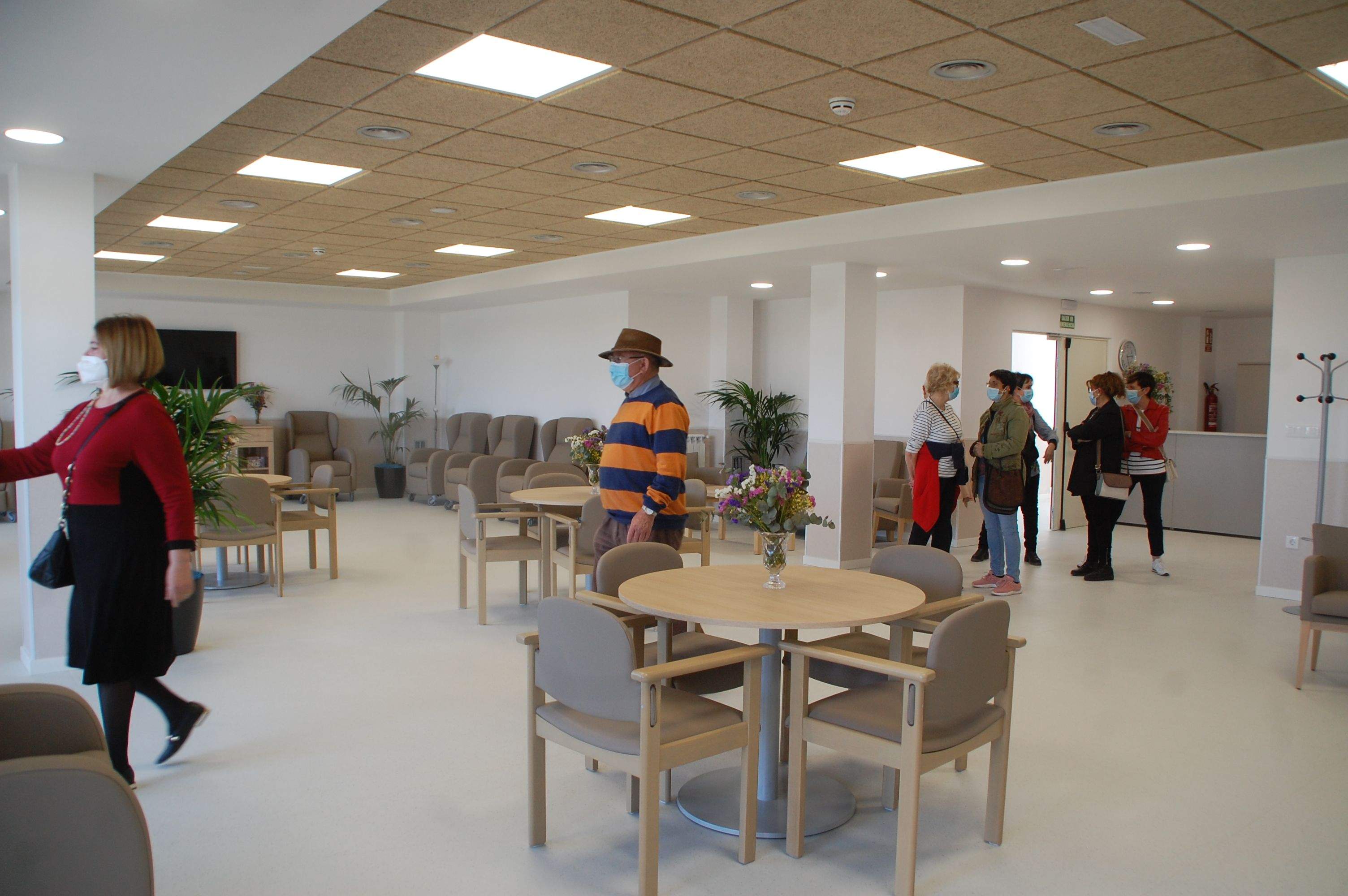 Visita a la zona remodelada de la Residencia Hogar de la Tercera Edad de Sariñena