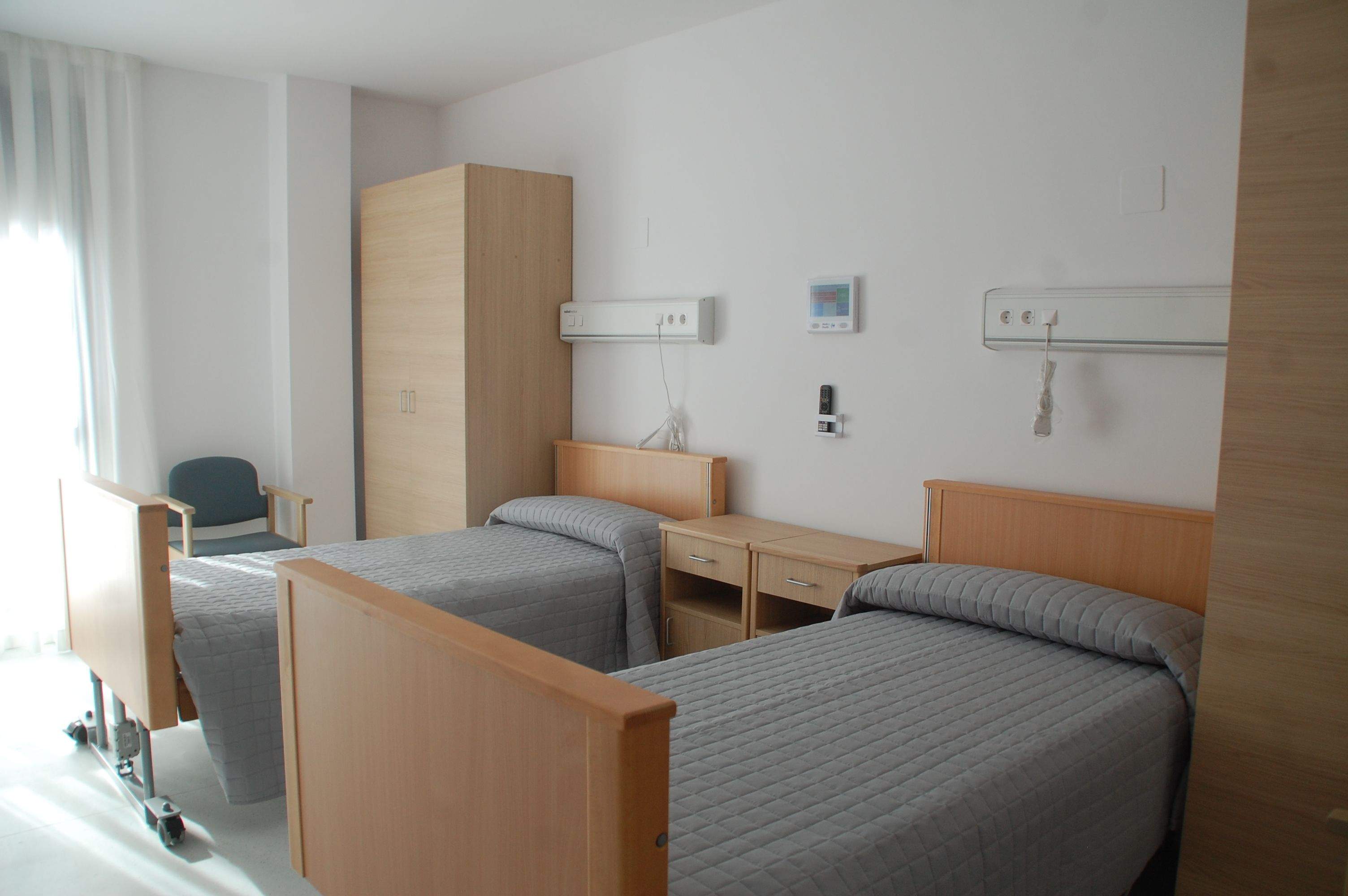 Visita a la zona remodelada de la Residencia Hogar de la Tercera Edad de Sariñena