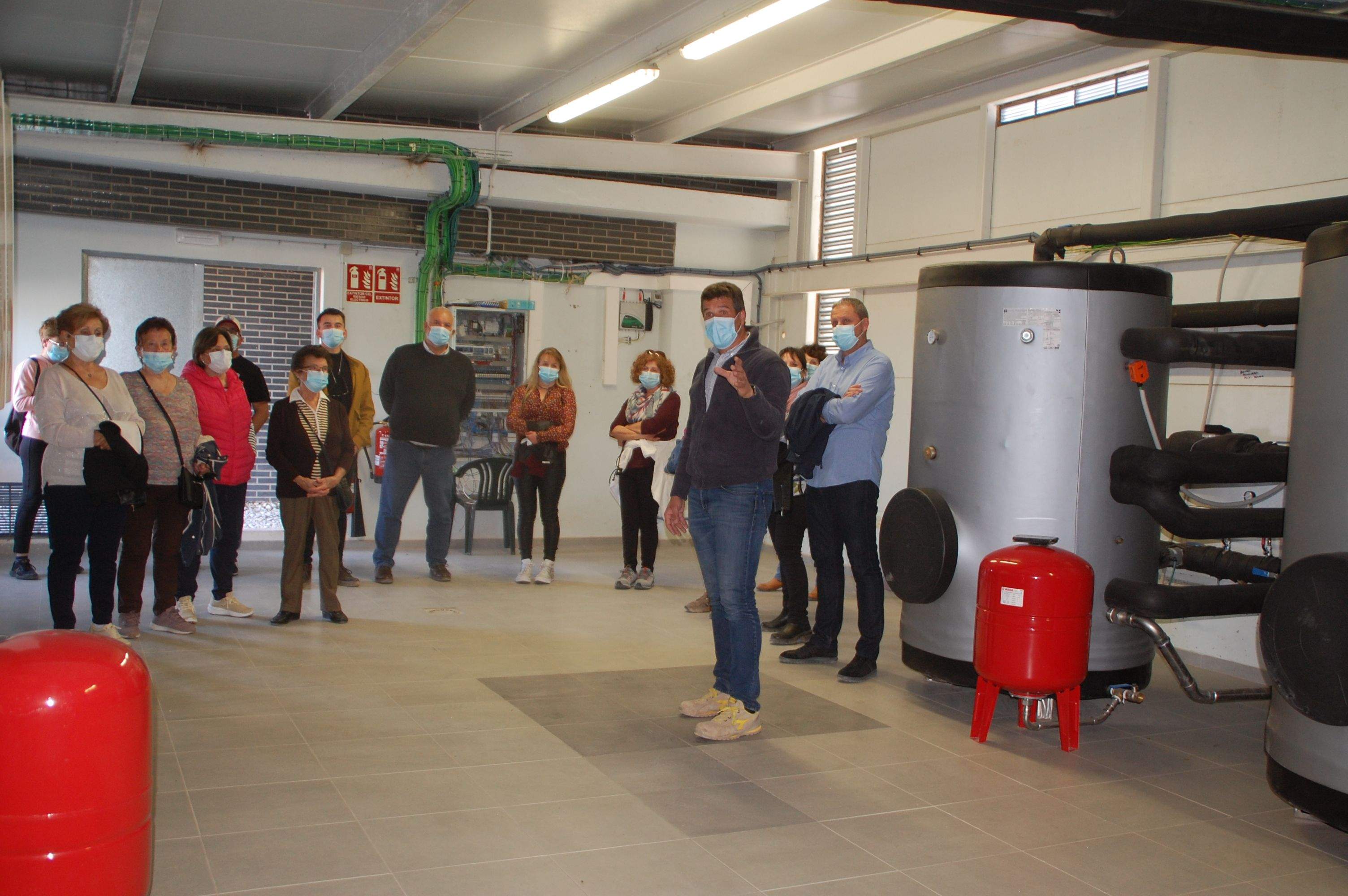 Visita a la zona remodelada de la Residencia Hogar de la Tercera Edad de Sariñena