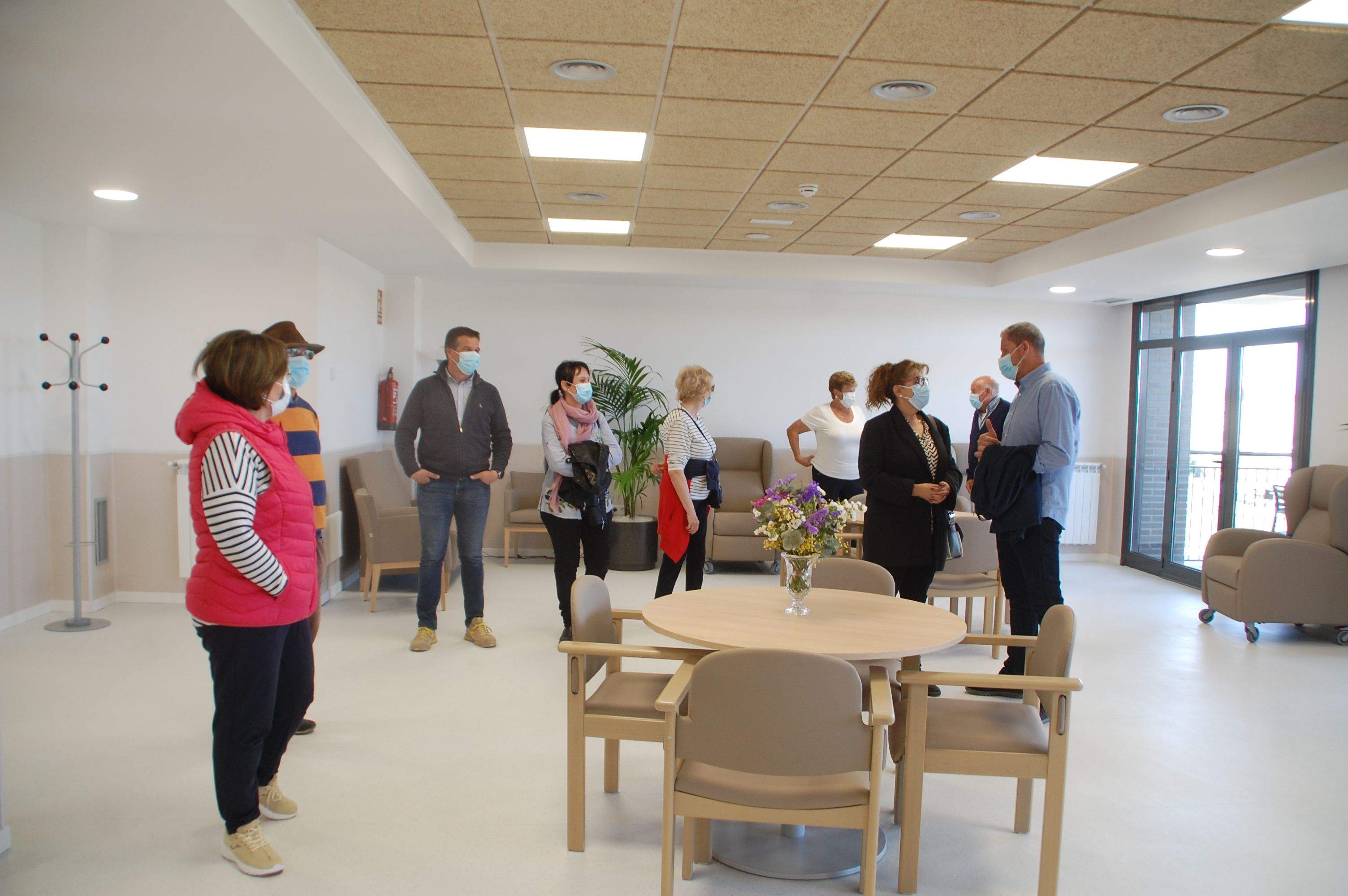 Visita a la zona remodelada de la Residencia Hogar de la Tercera Edad de Sariñena