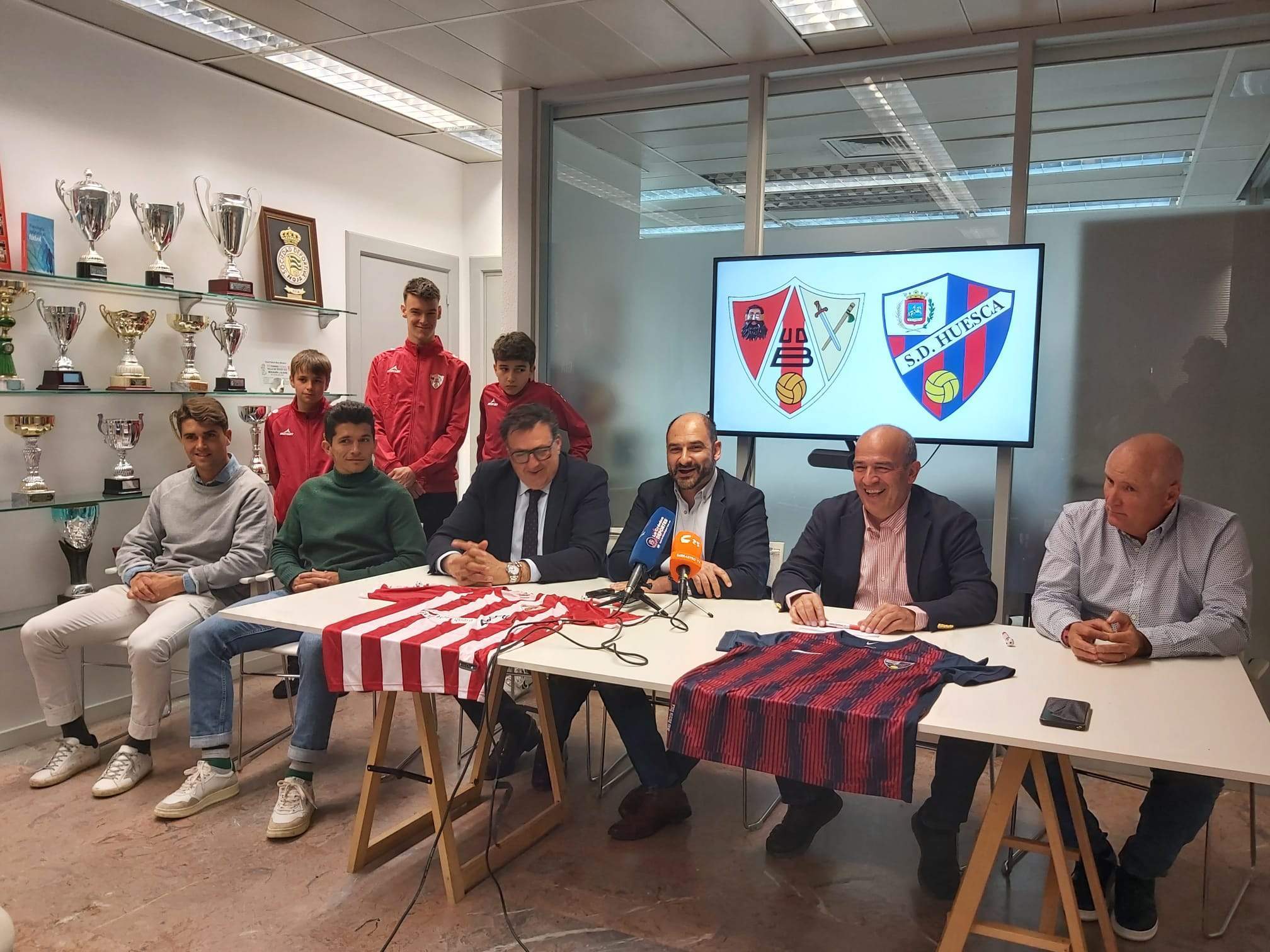 Imagen del acto celebrado este jueves en Barbastro.
