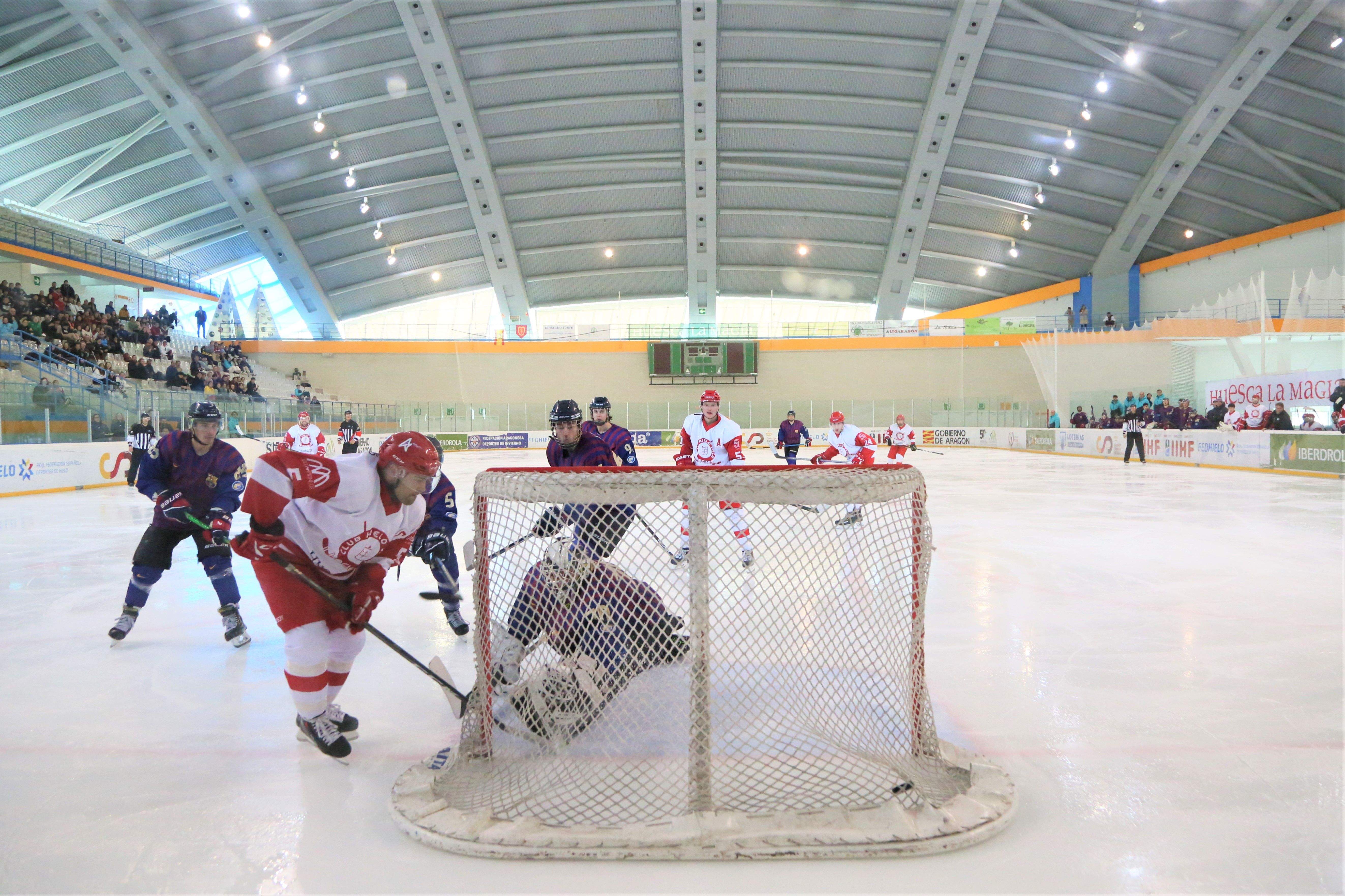 Partido entre el Hielo Jaca y el Barça disputado la pasada semana. Foto: Miguel Ramón Henares
