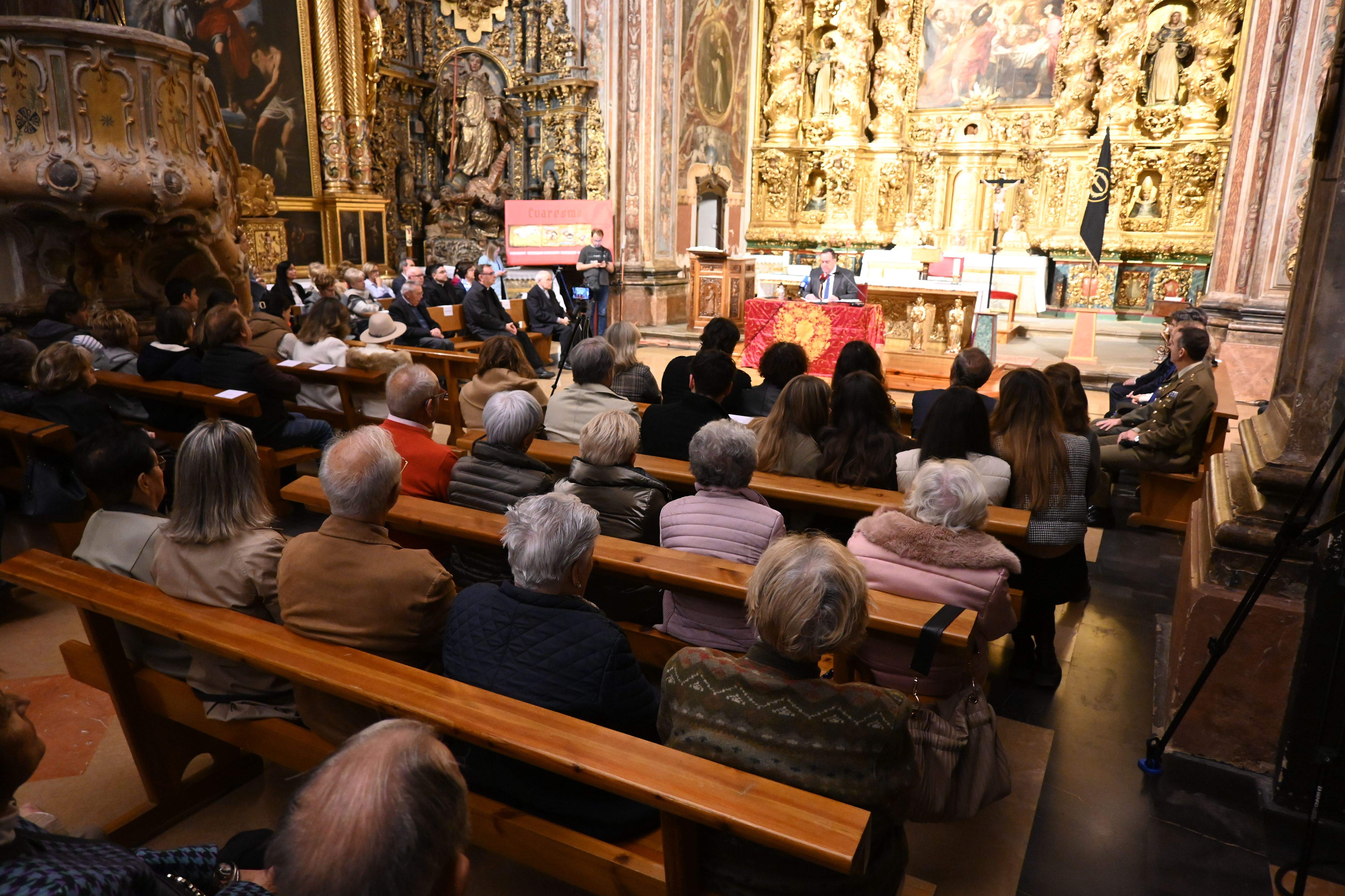 Pregón de la Semana Santa en la ciudad de Huesca. Foto Carlos Jalle 