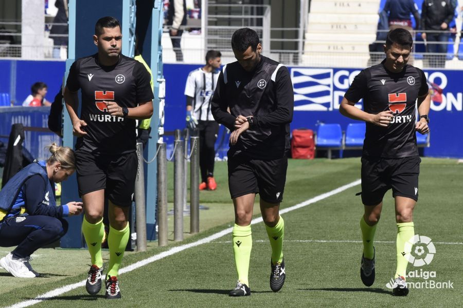 El árbitro y sus auxiliares