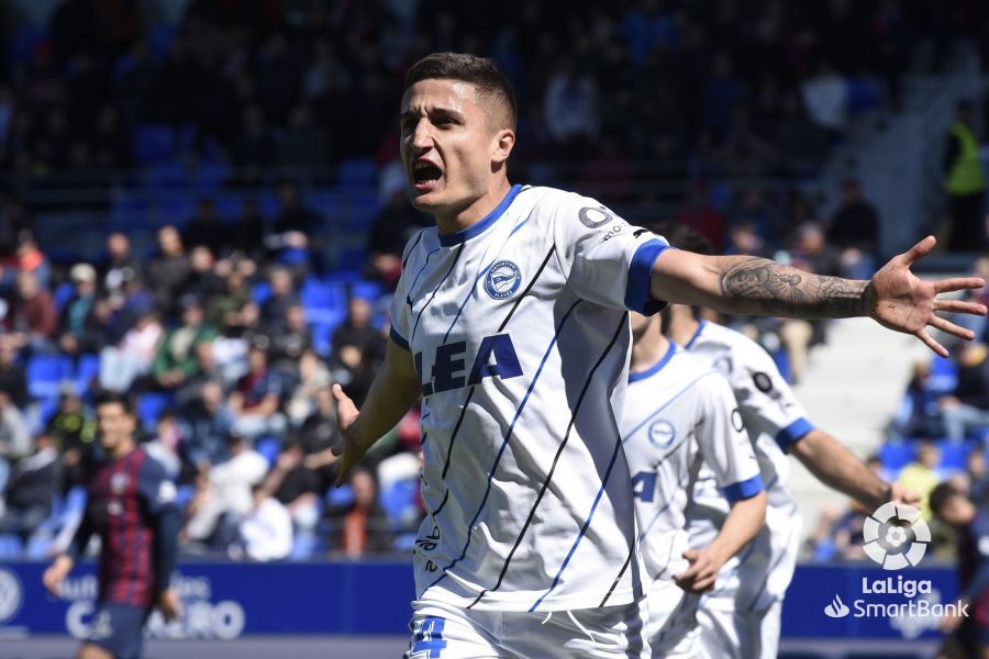 Tenaglia celebra el gol