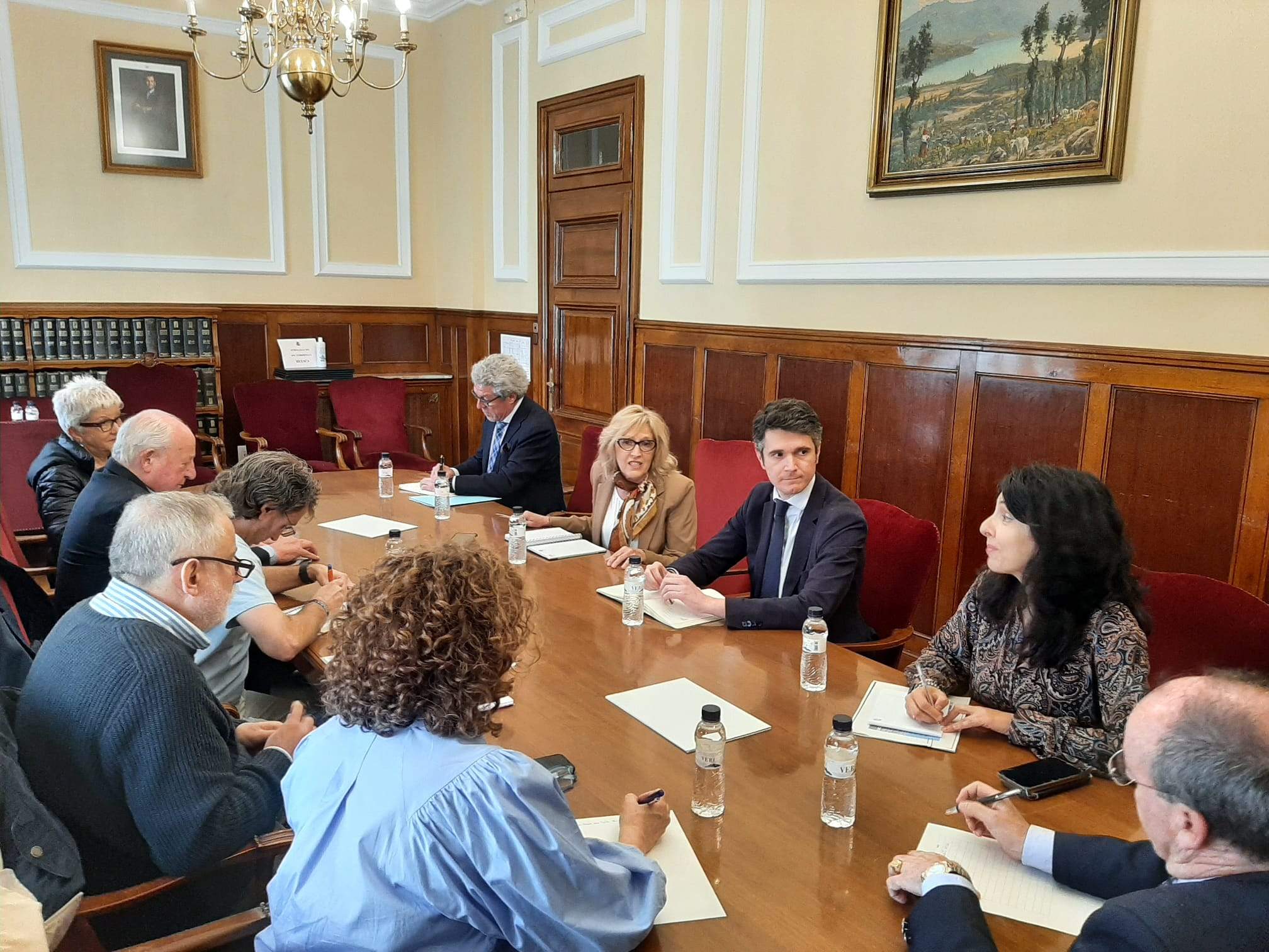 Reunión con representantes institucionales