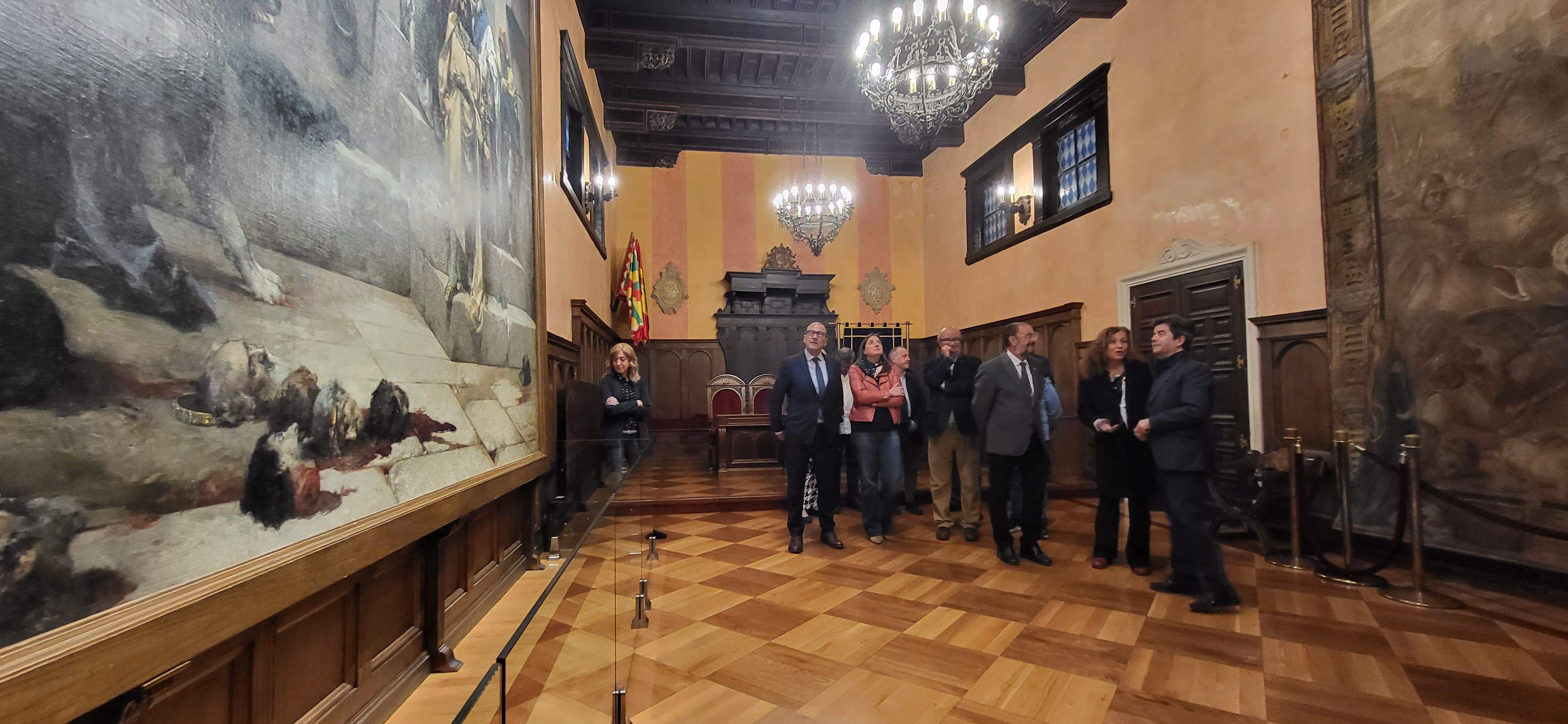 Acto de entrega de Aragón a Huesca de la escultura en honor a Carlos Saura. Foto Myriam Martínez