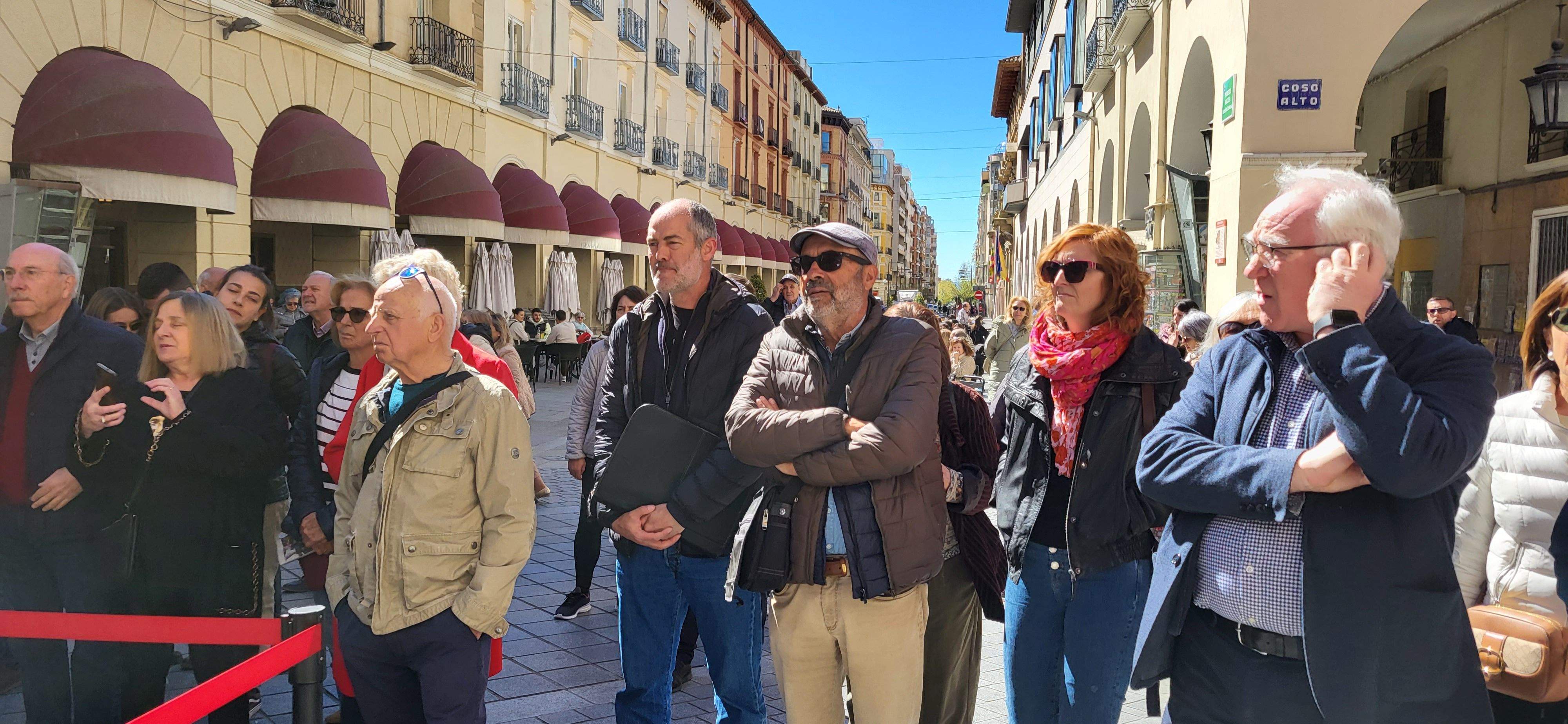 Acto de entrega de Aragón a Huesca de la escultura en honor a Carlos Saura. Foto Myriam Martínez