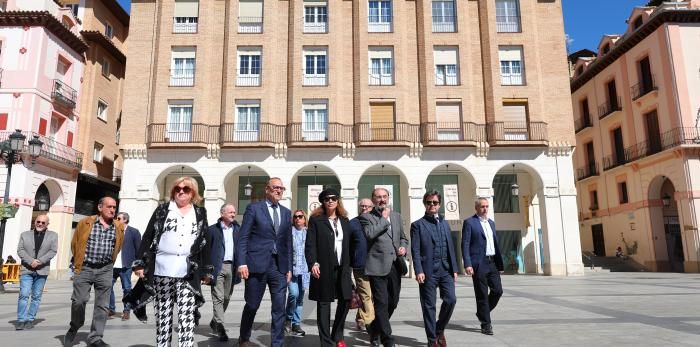 Acto de entrega de Aragón a Huesca de la escultura en honor a Carlos Saura. Foto DGA