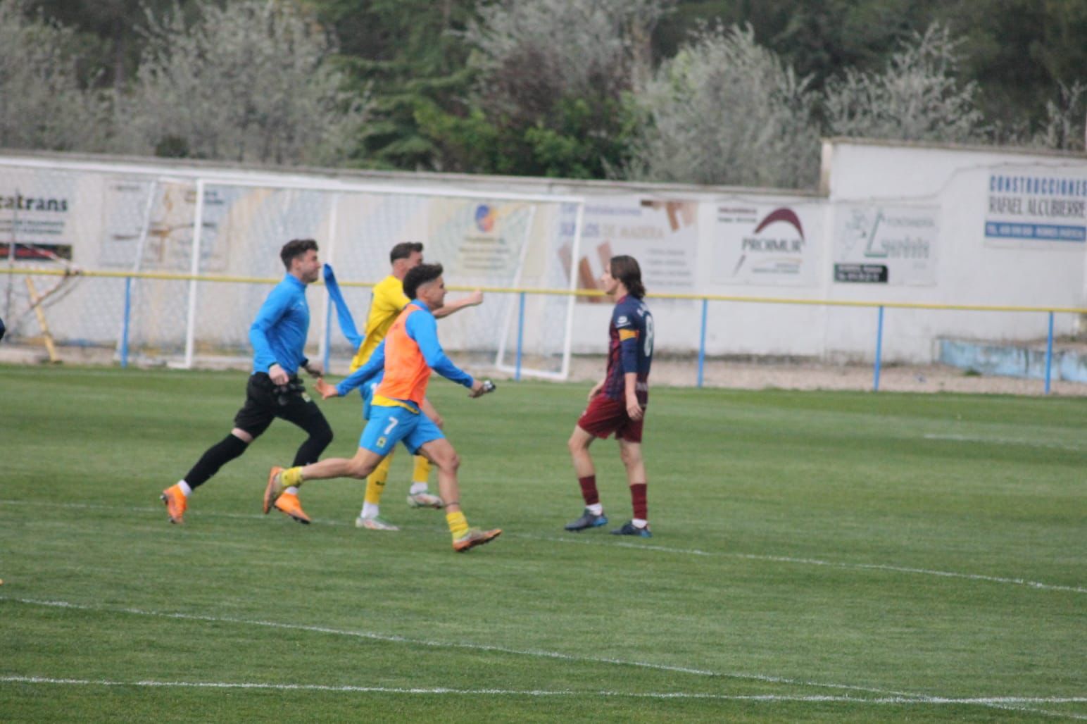 El CD Robres celebra el título en San Blas.
