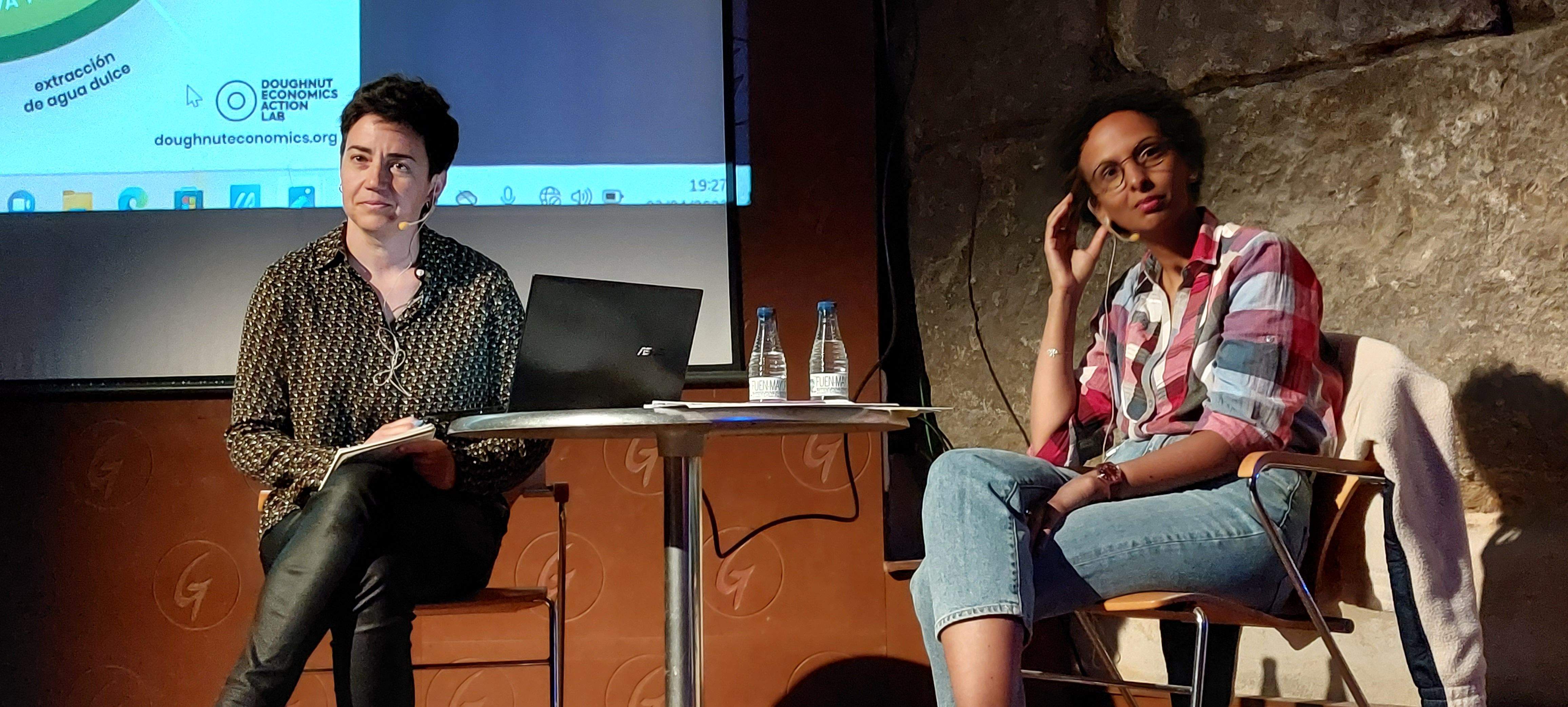 Bárbara Trachte con Silvia Mellado en Bendita Ruina.